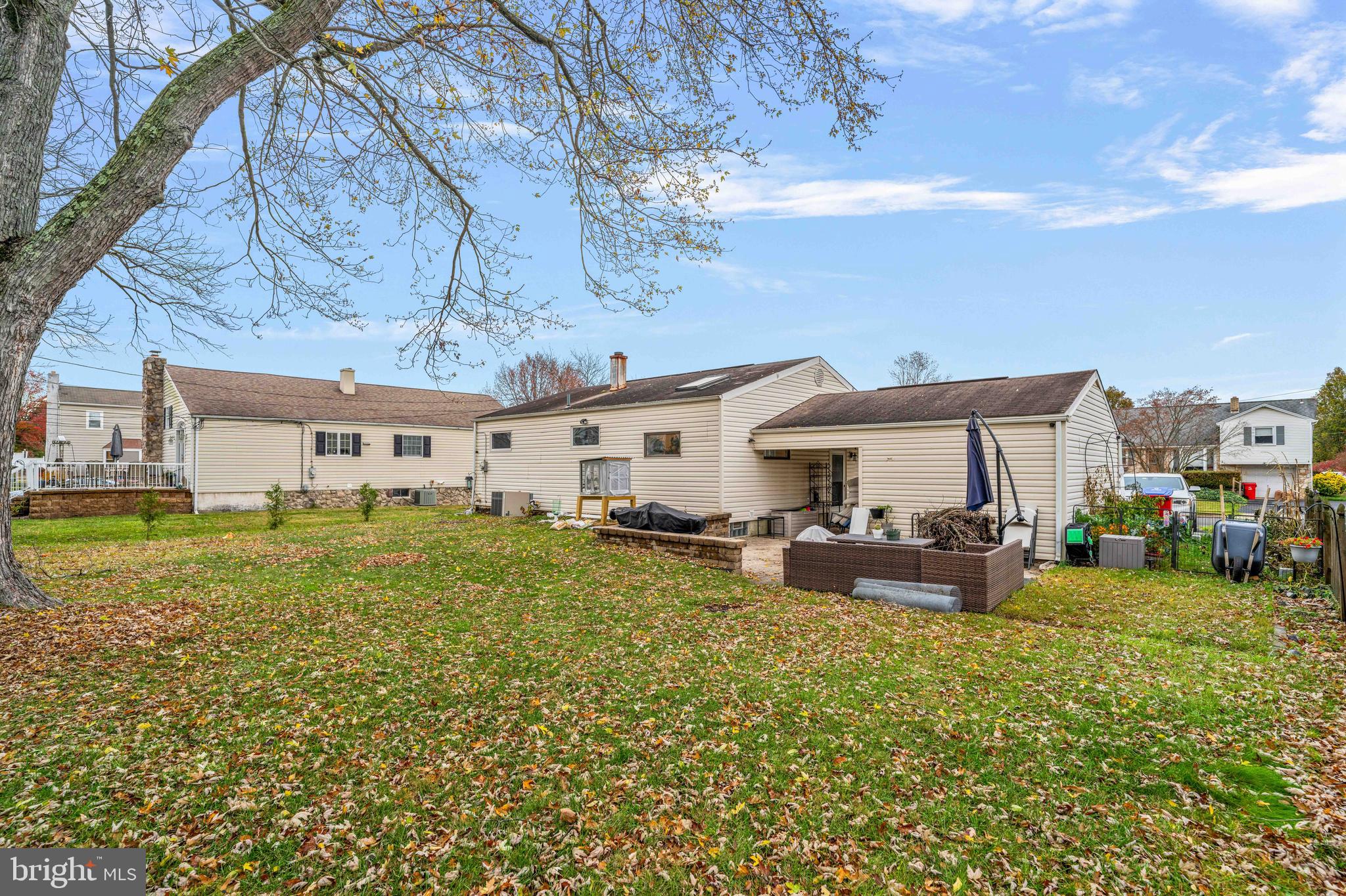 DELMONT MANOR - Residential