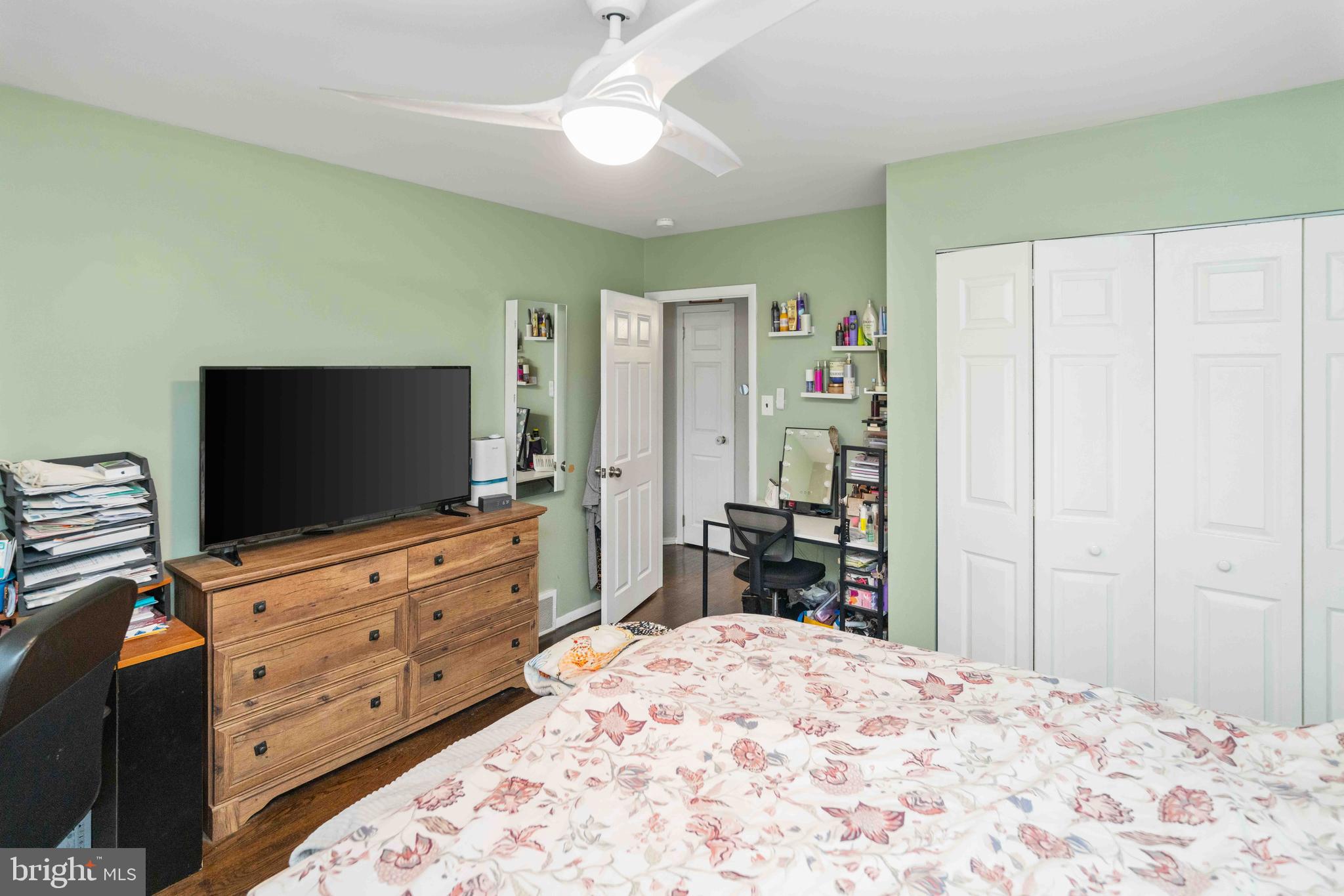 DELMONT MANOR - Residential