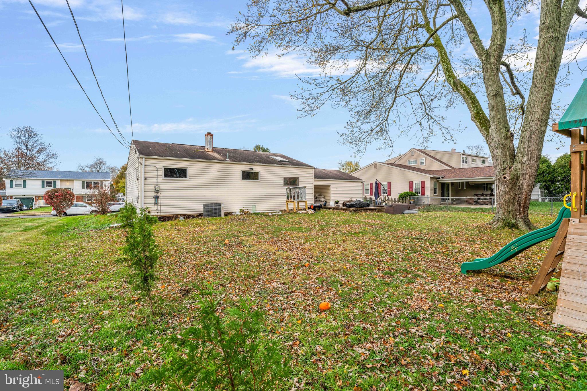 DELMONT MANOR - Residential