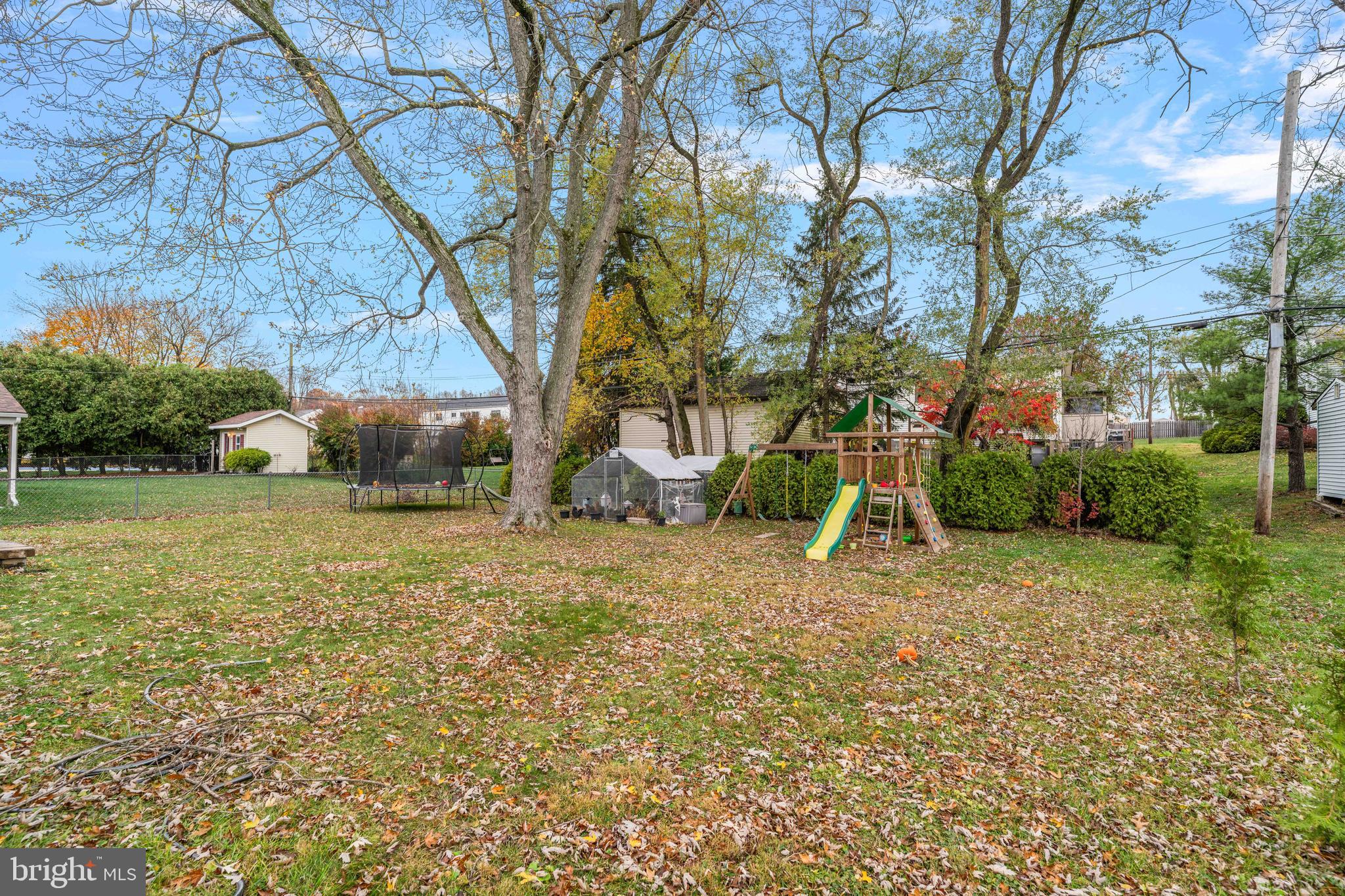 DELMONT MANOR - Residential