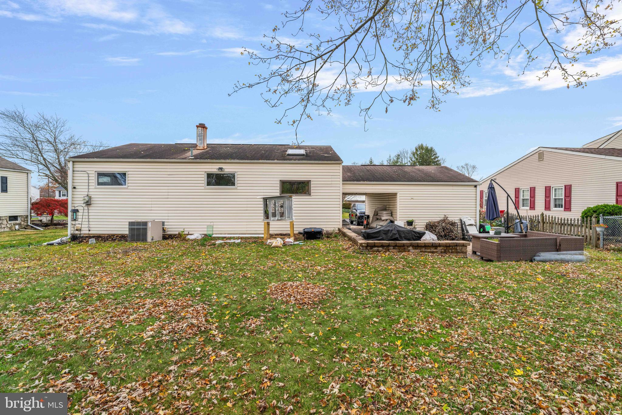 DELMONT MANOR - Residential