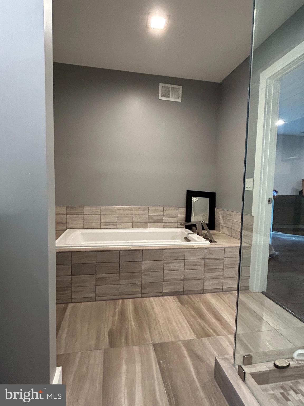 MANTUA - Residential