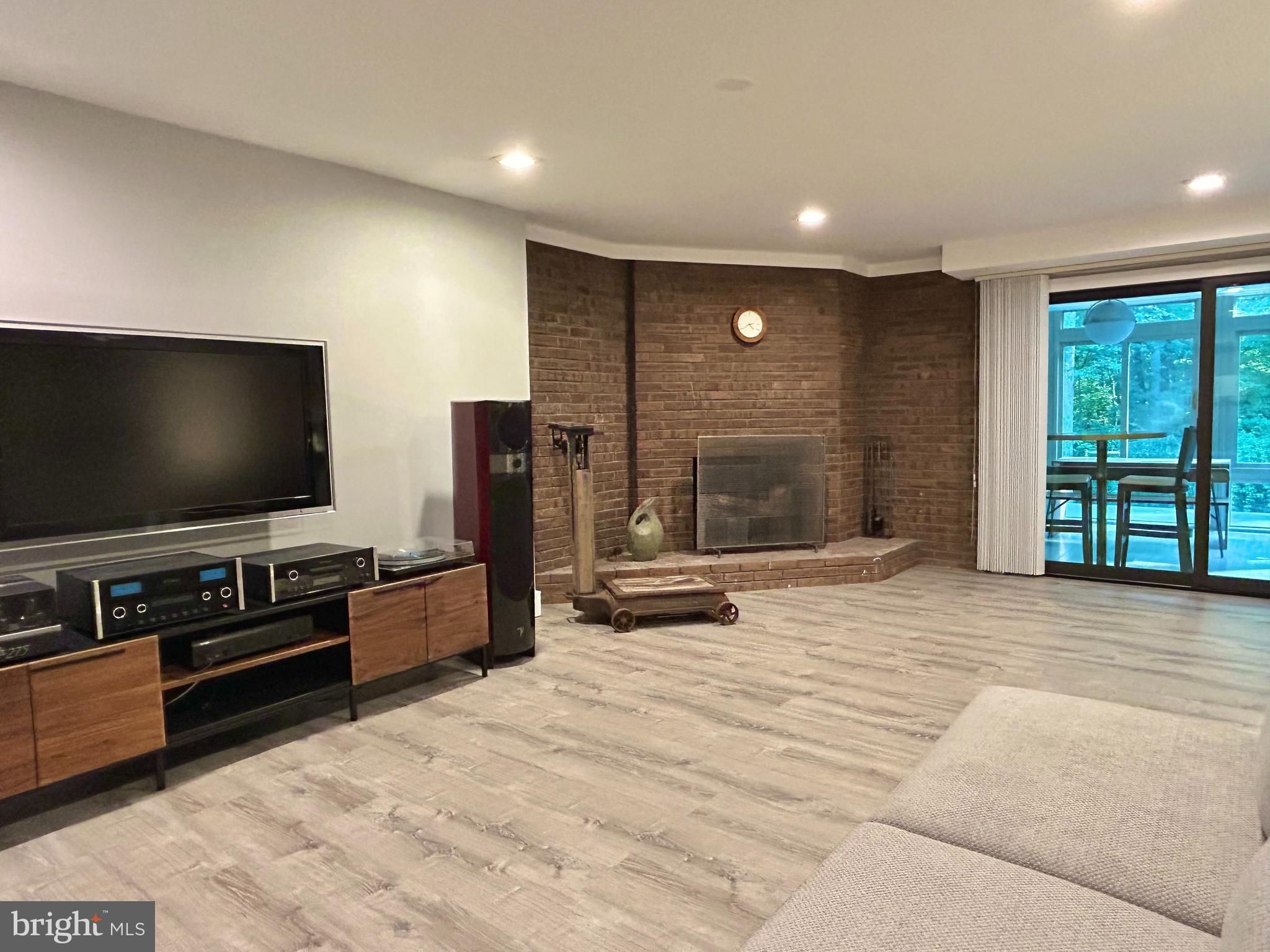 MANTUA - Residential