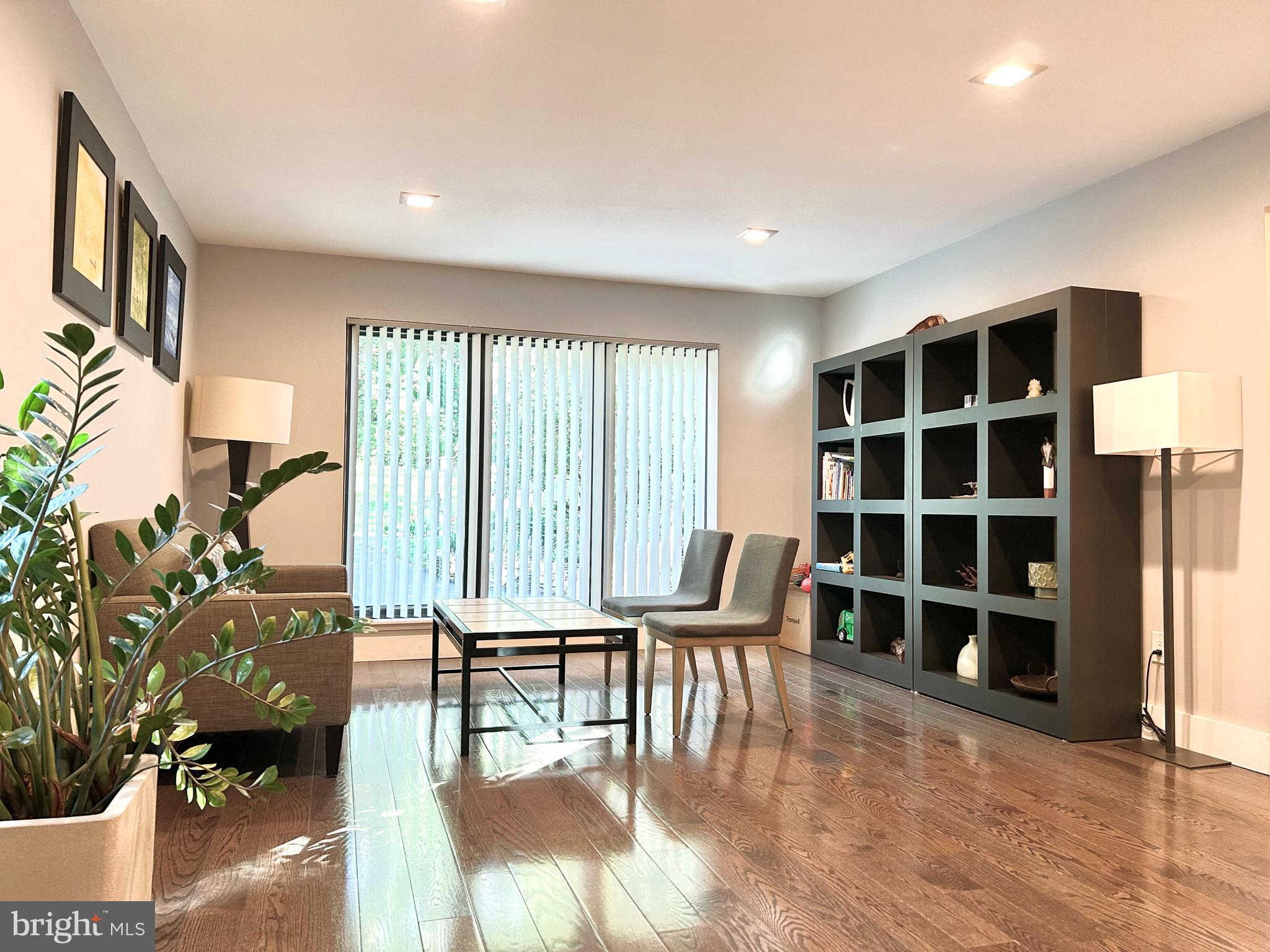 MANTUA - Residential