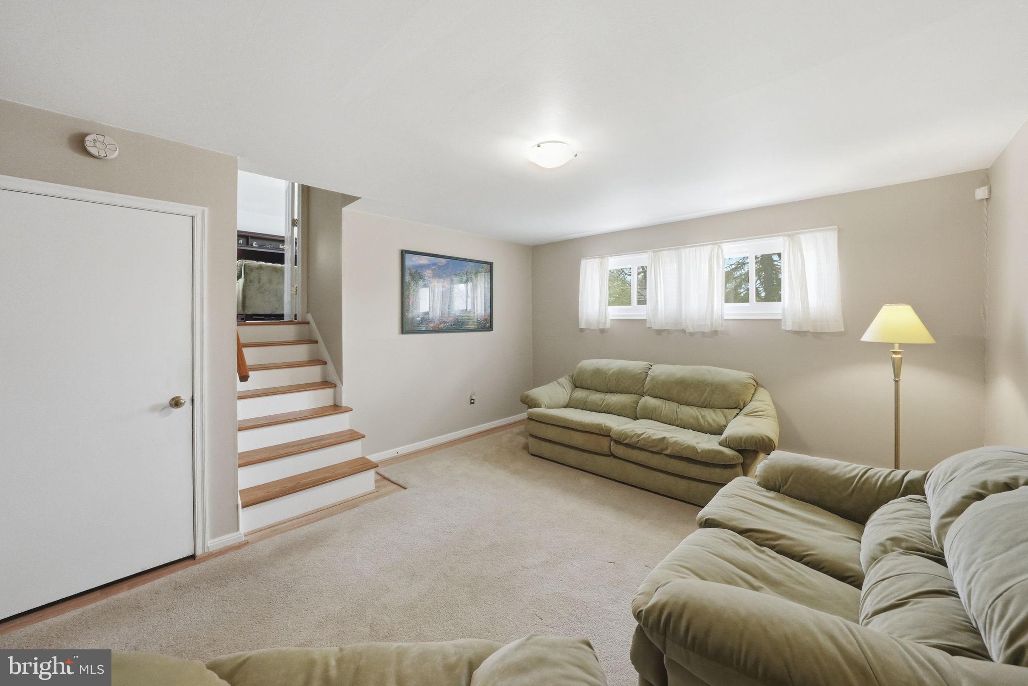 SILVER LAKE MANOR - Residential