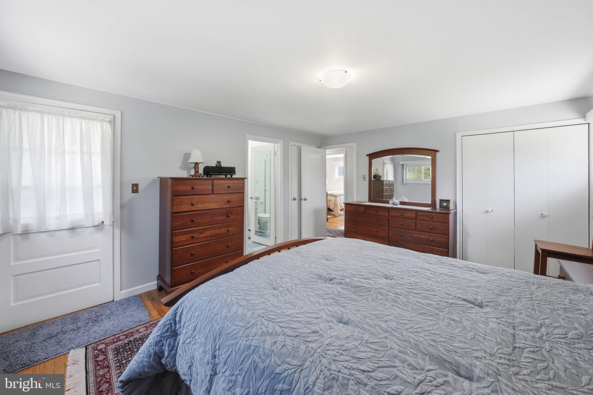 SILVER LAKE MANOR - Residential