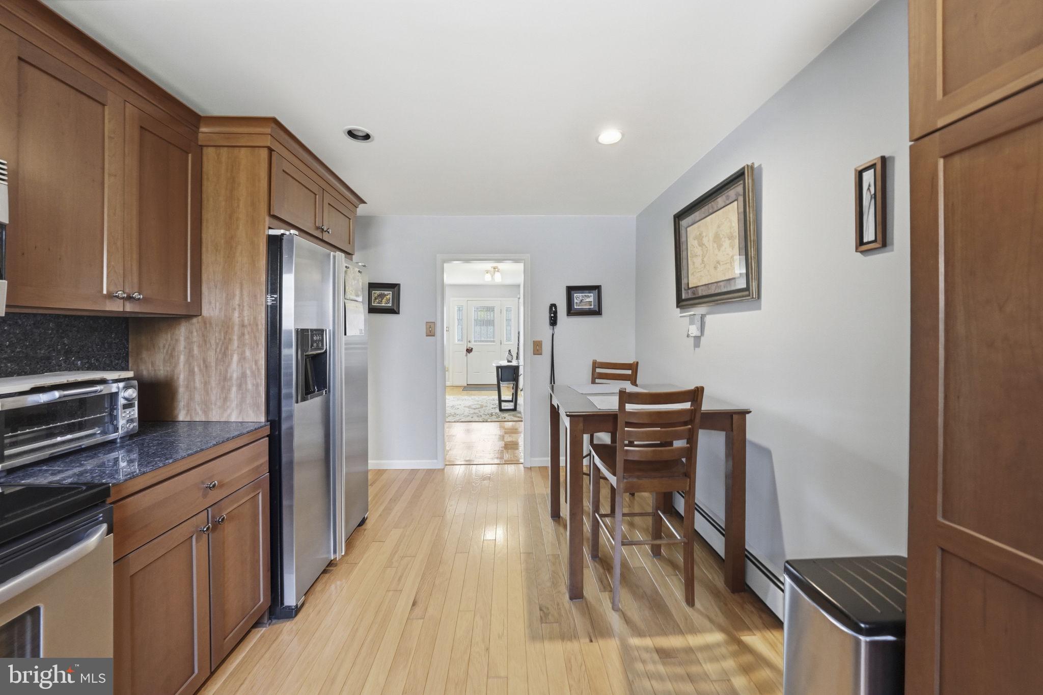 SILVER LAKE MANOR - Residential