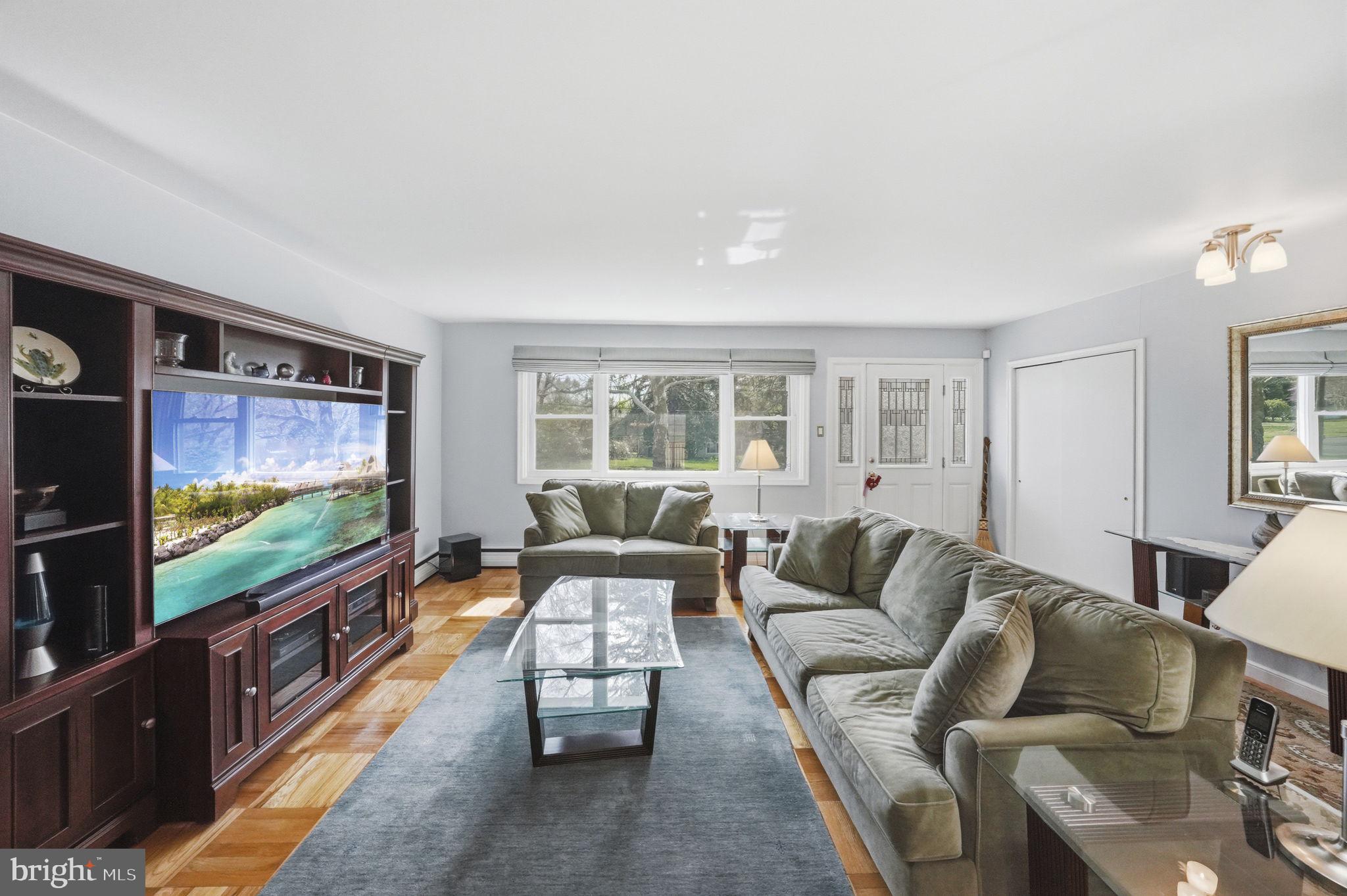 SILVER LAKE MANOR - Residential