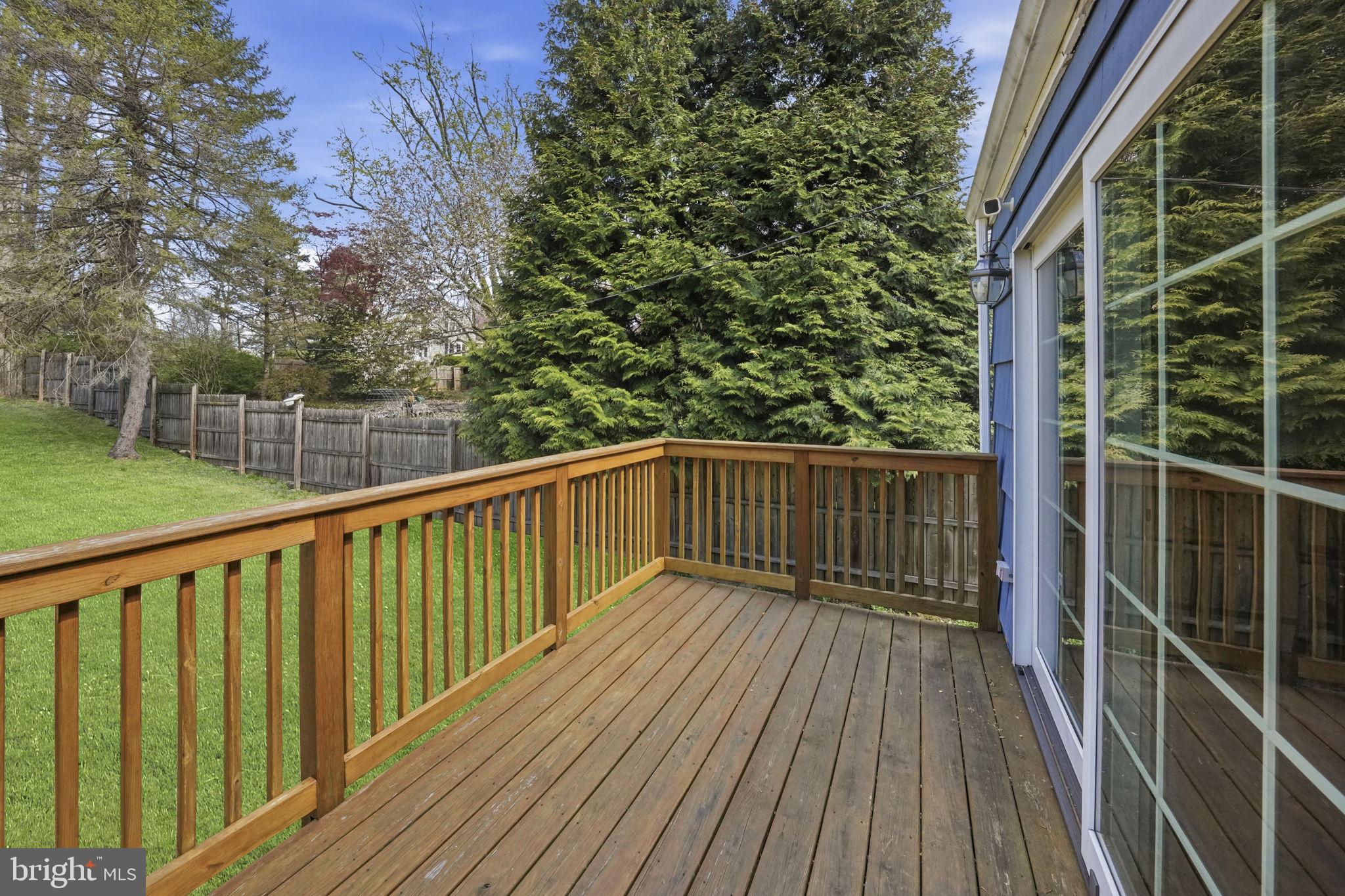 SILVER LAKE MANOR - Residential