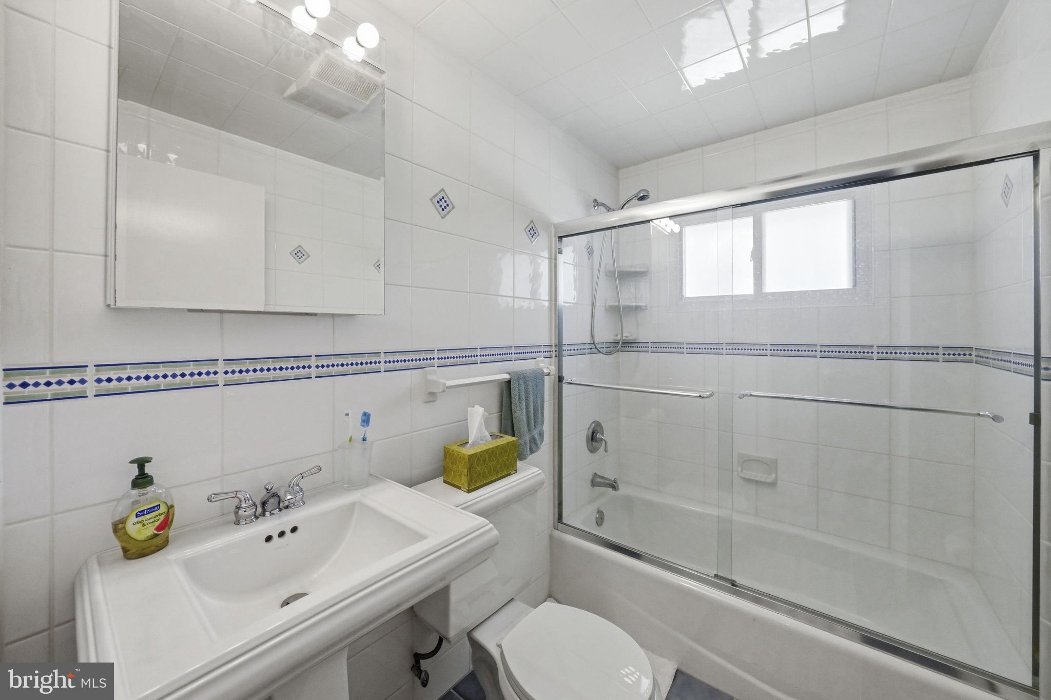 SILVER LAKE MANOR - Residential