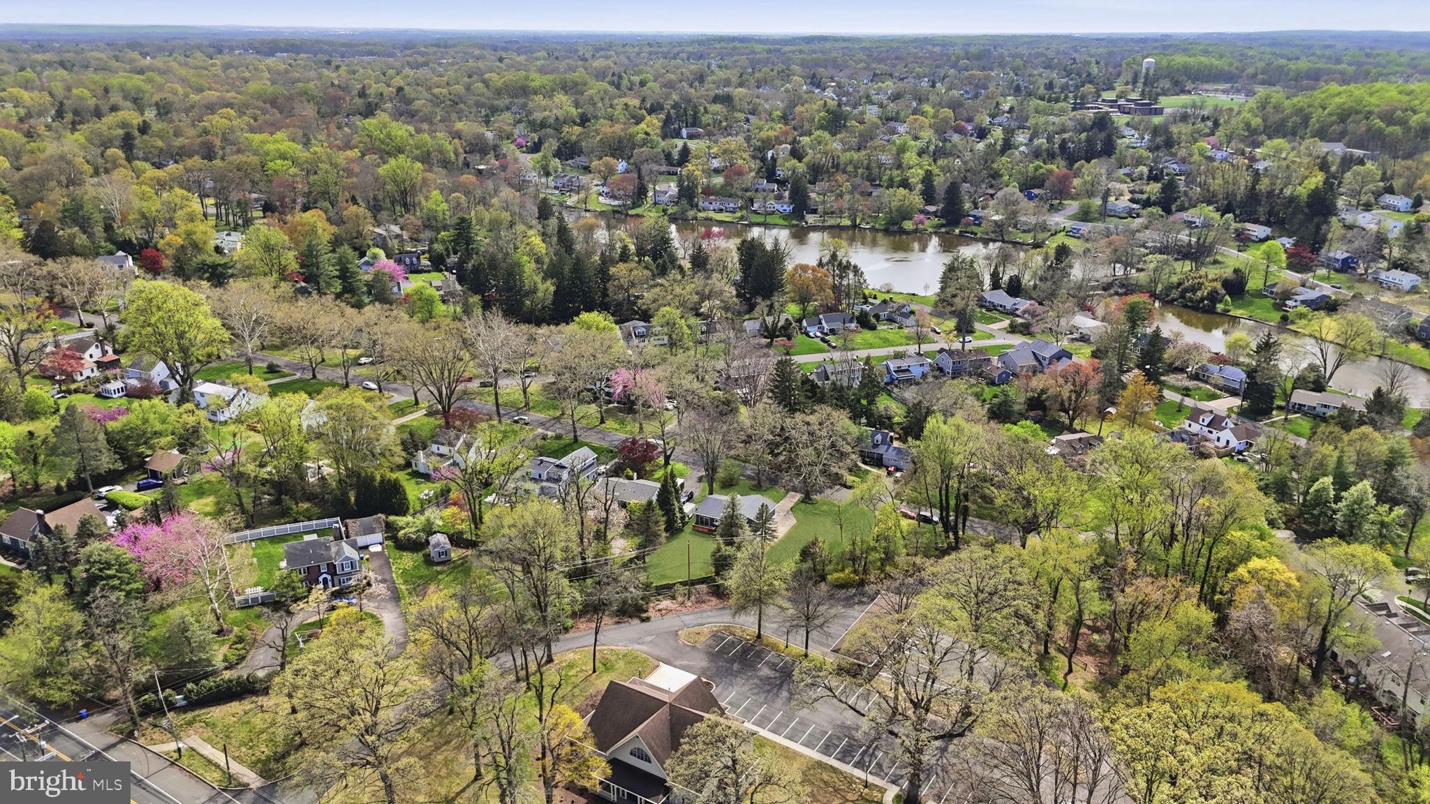 SILVER LAKE MANOR - Residential