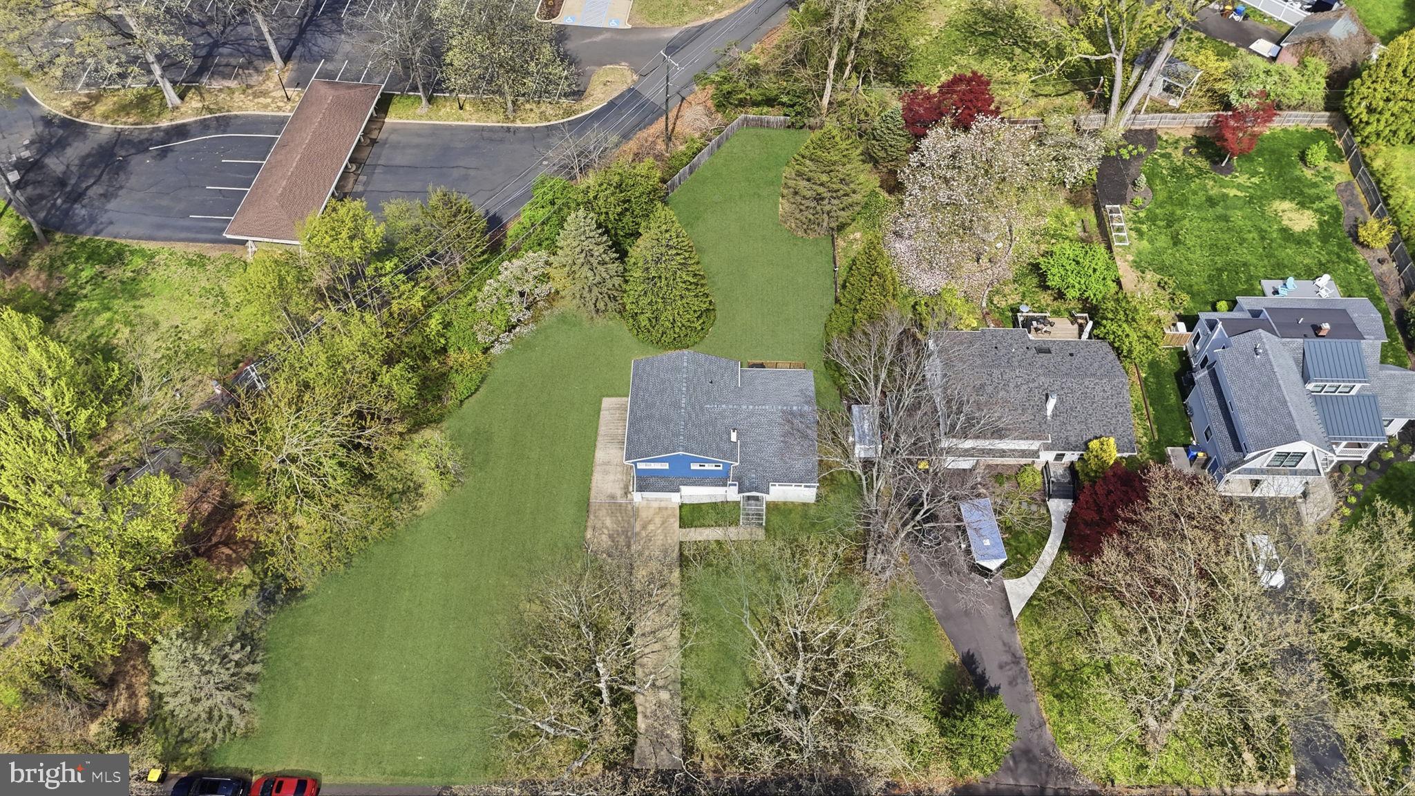 SILVER LAKE MANOR - Residential