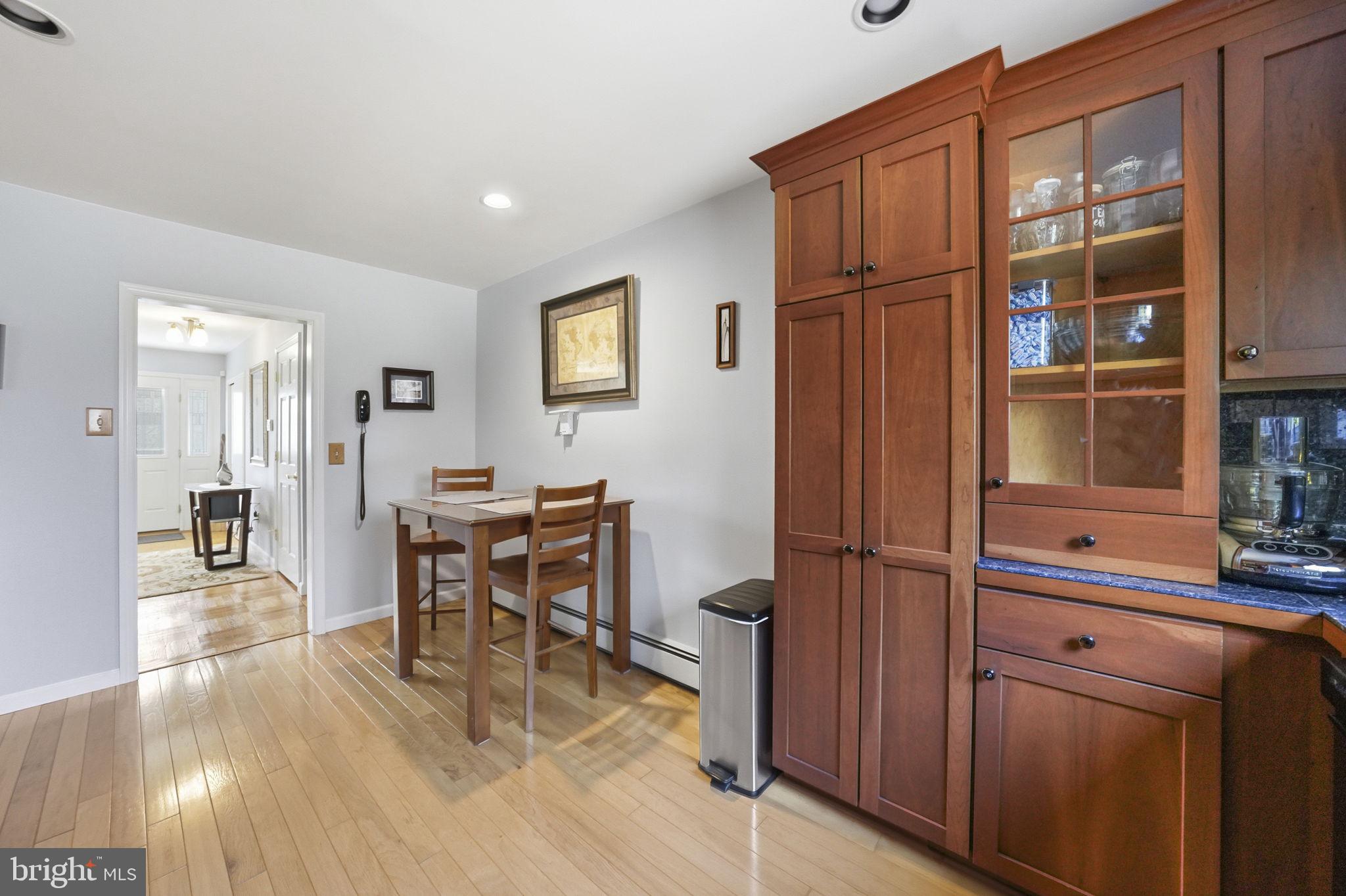 SILVER LAKE MANOR - Residential