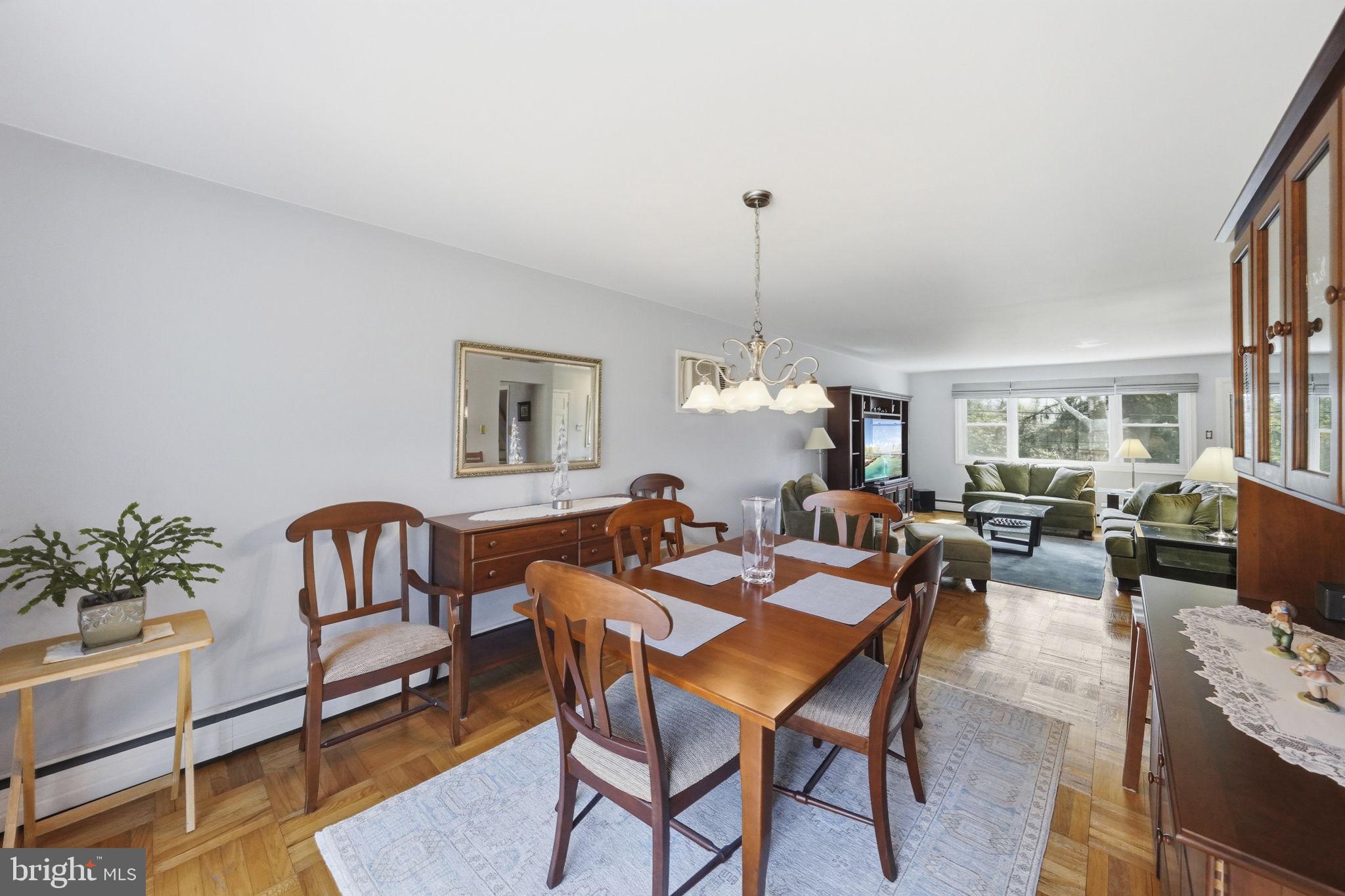 SILVER LAKE MANOR - Residential