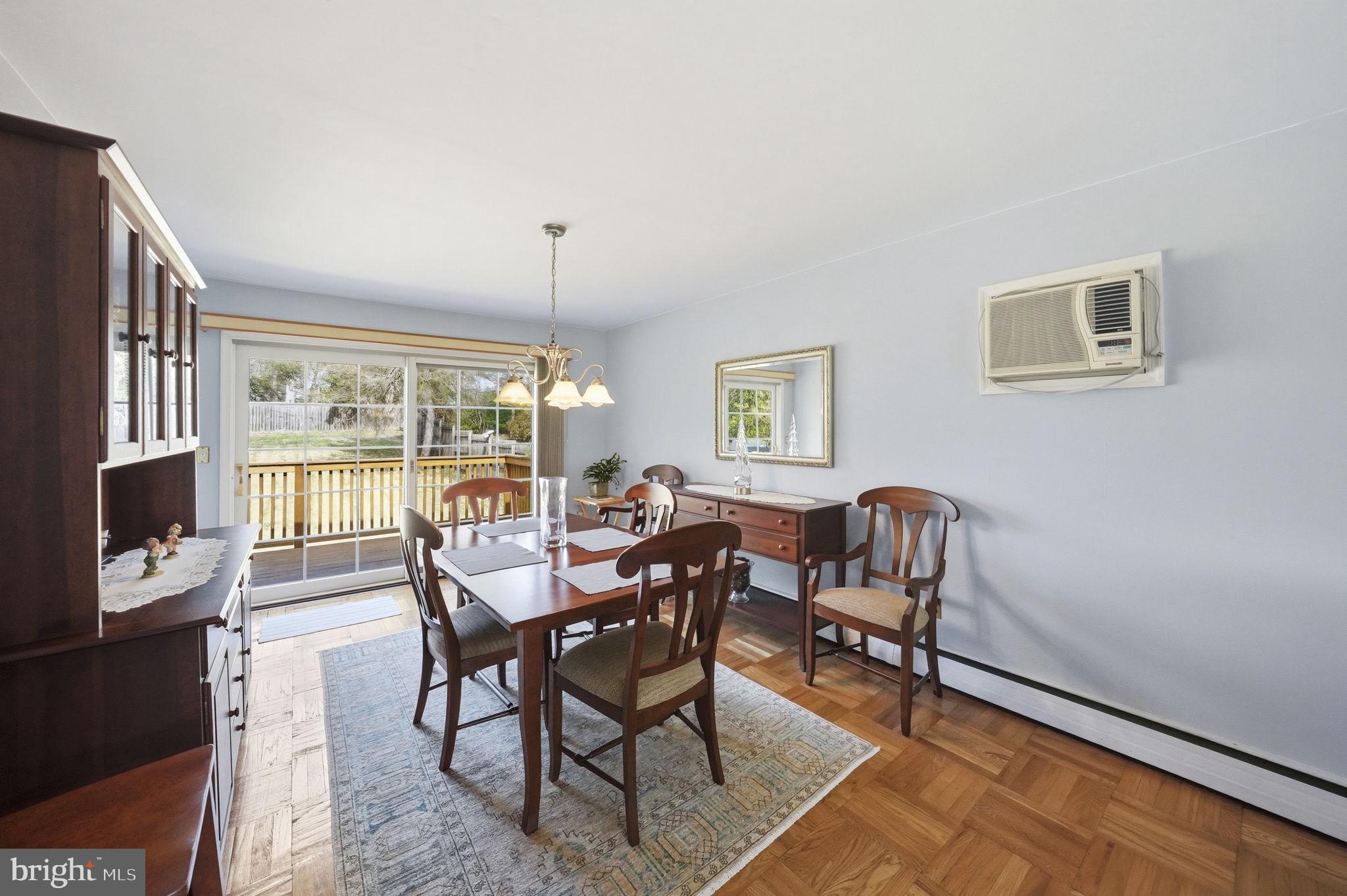 SILVER LAKE MANOR - Residential