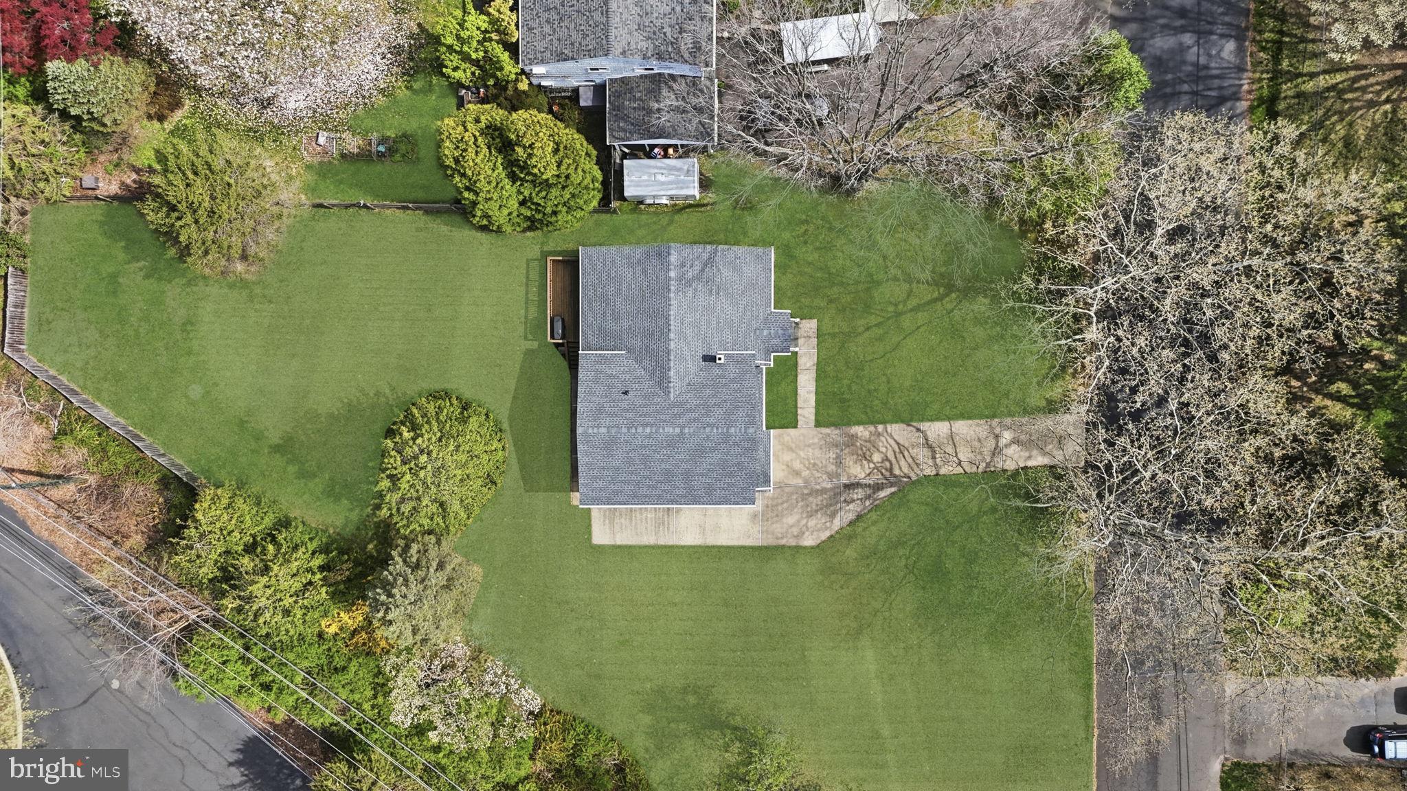 SILVER LAKE MANOR - Residential