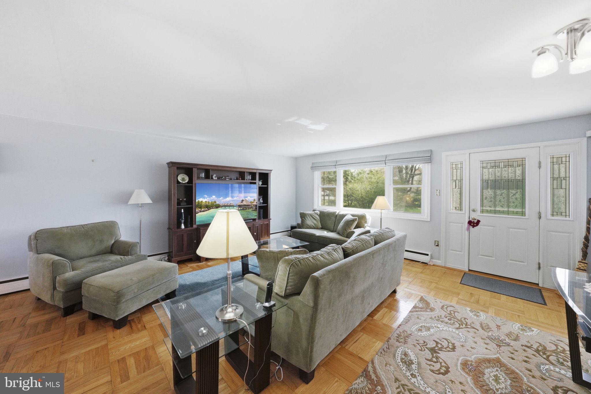 SILVER LAKE MANOR - Residential