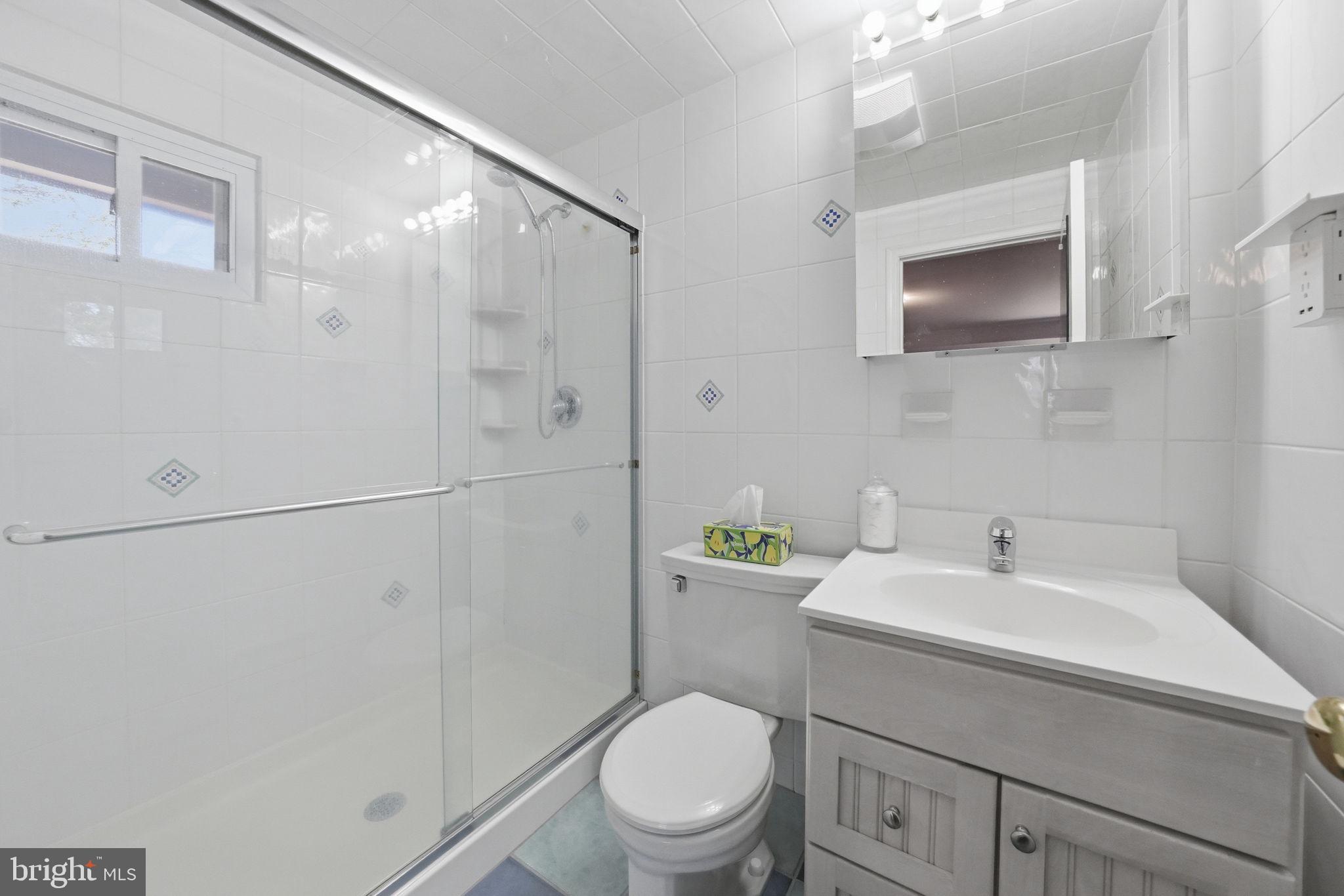 SILVER LAKE MANOR - Residential