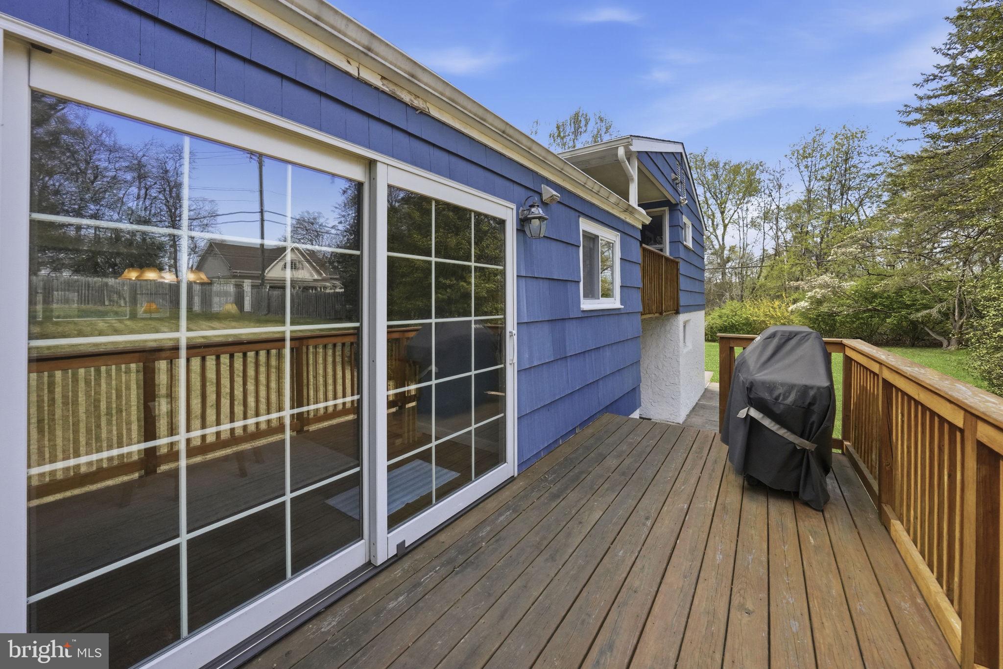 SILVER LAKE MANOR - Residential