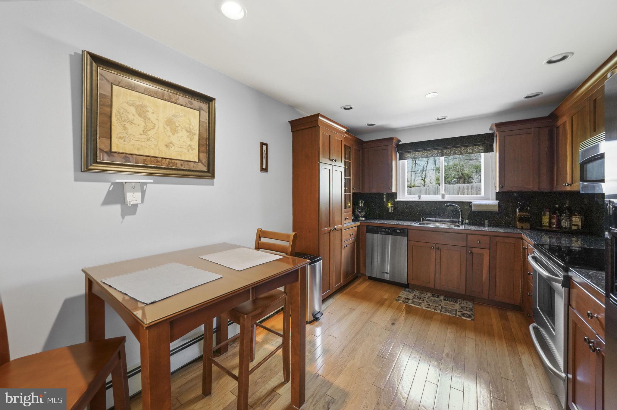 SILVER LAKE MANOR - Residential