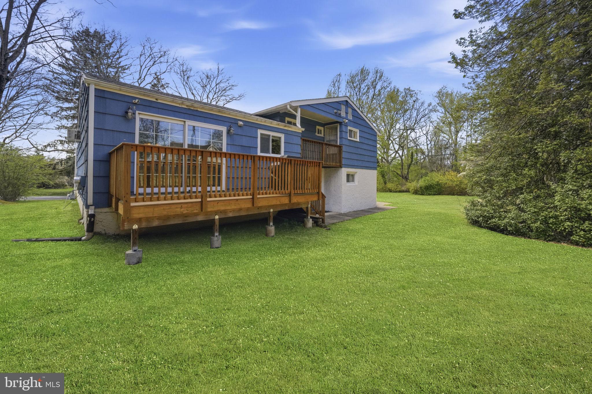 SILVER LAKE MANOR - Residential