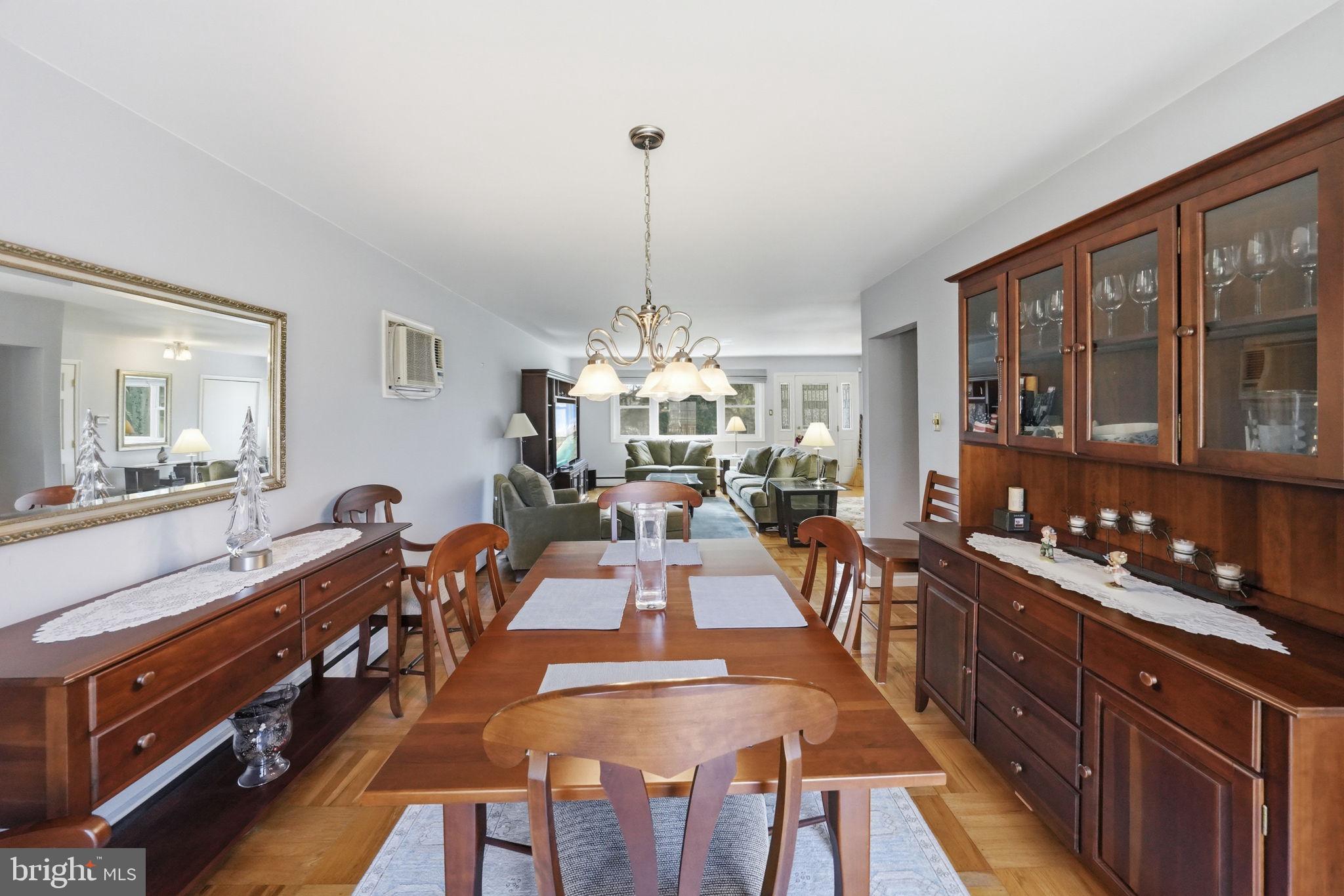 SILVER LAKE MANOR - Residential