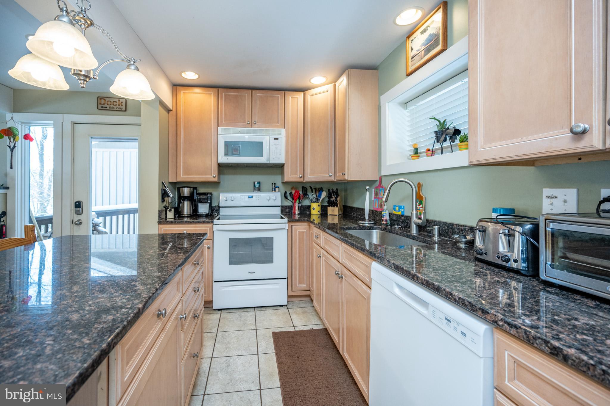 SHINGLE CAMP TERRACE - Residential