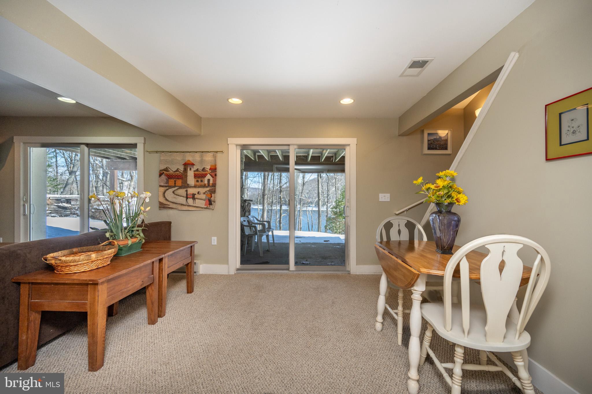 SHINGLE CAMP TERRACE - Residential