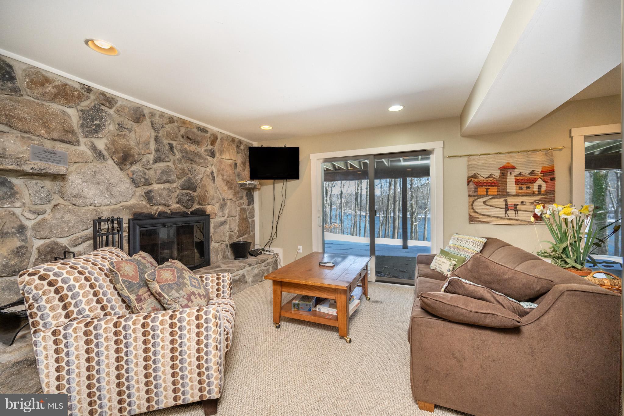 SHINGLE CAMP TERRACE - Residential