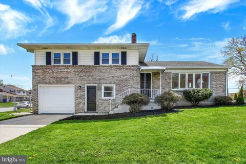 22 Spring Ridge Drive, York, PA MLS: PAYK2079976
