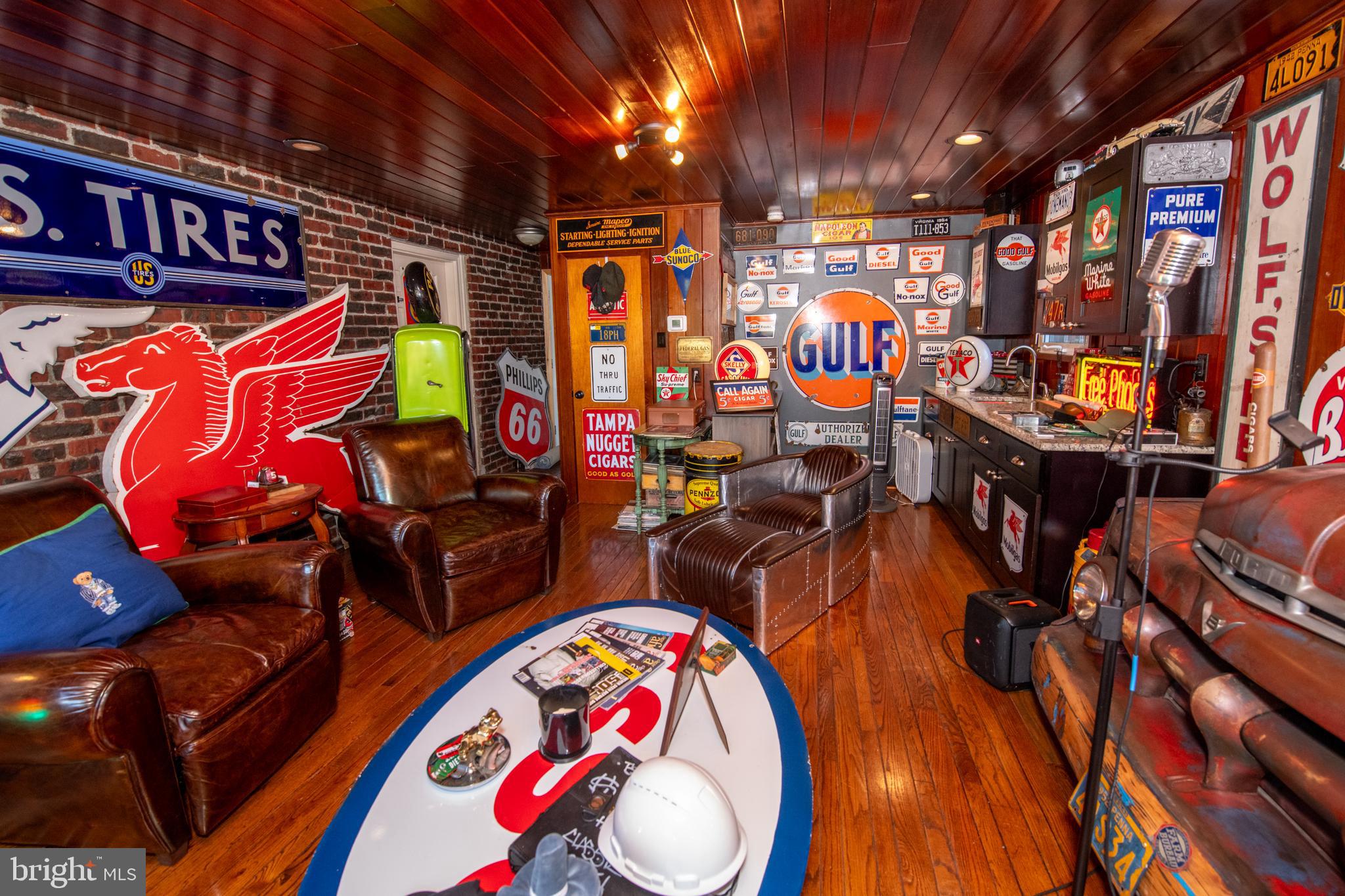 HUNTINGDON VALLEY - Residential