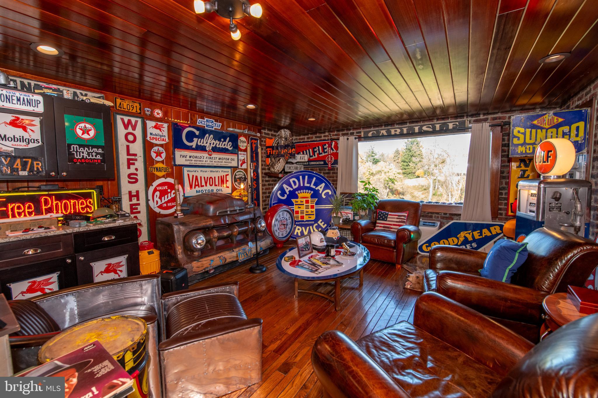 HUNTINGDON VALLEY - Residential