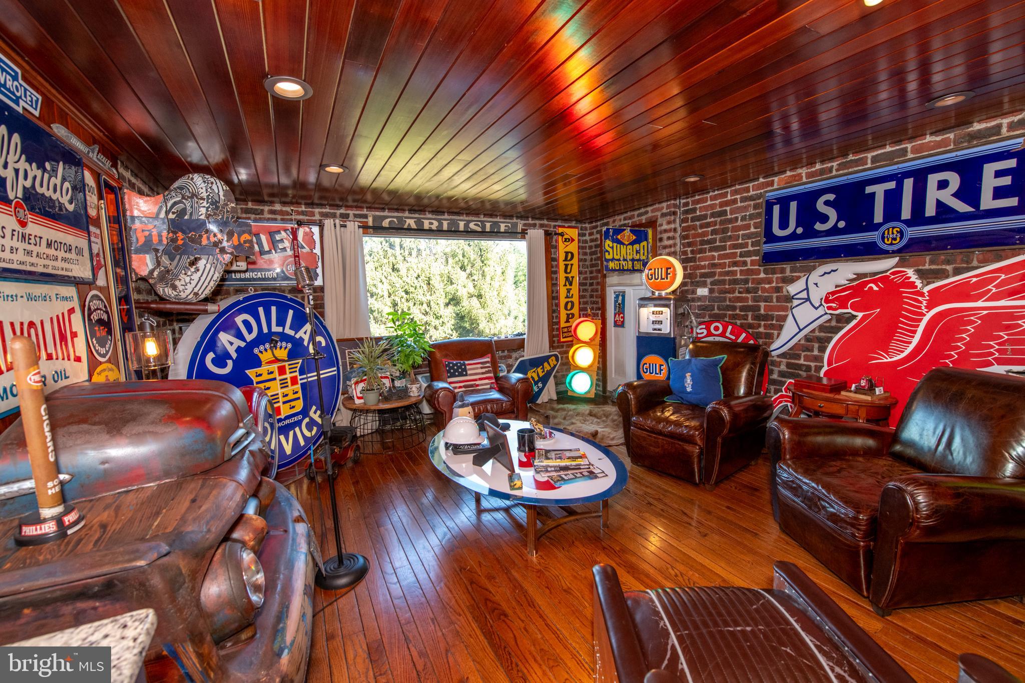 HUNTINGDON VALLEY - Residential