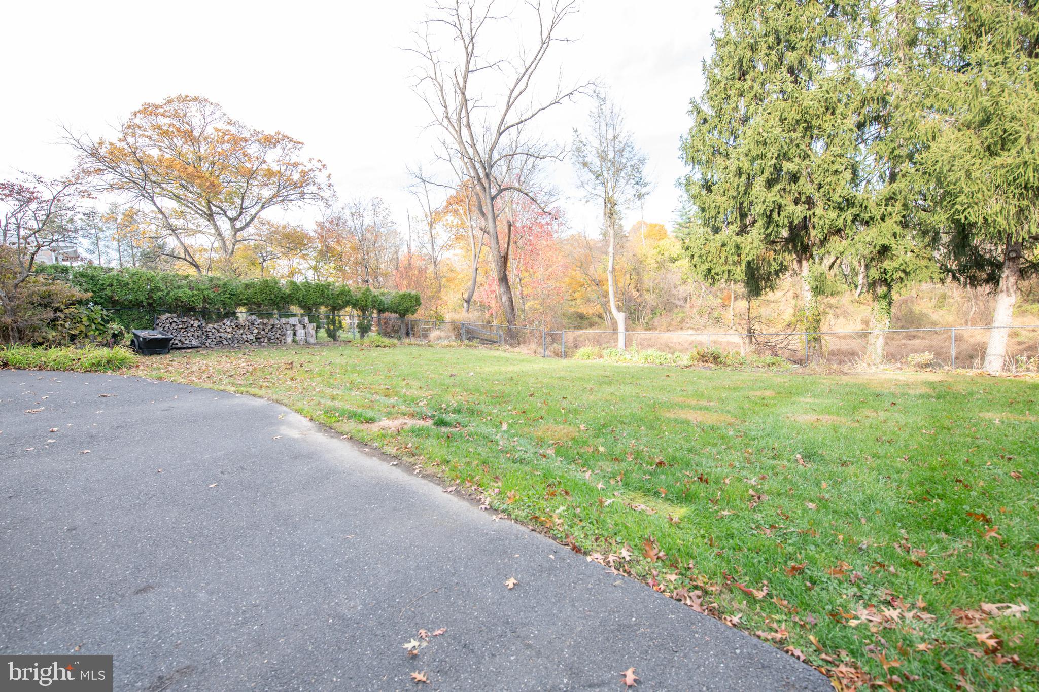 HUNTINGDON VALLEY - Residential