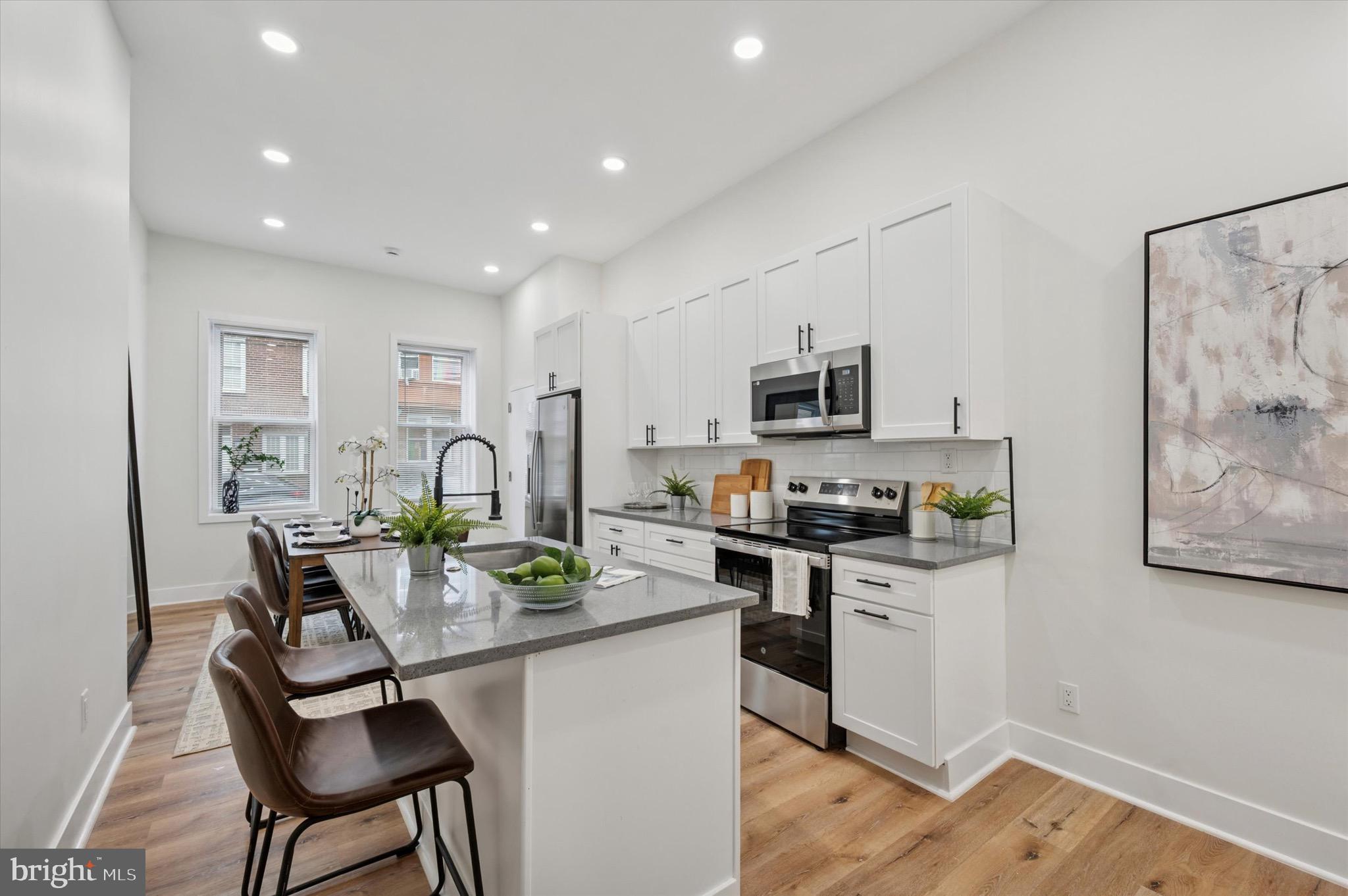 POINT BREEZE - Residential Income