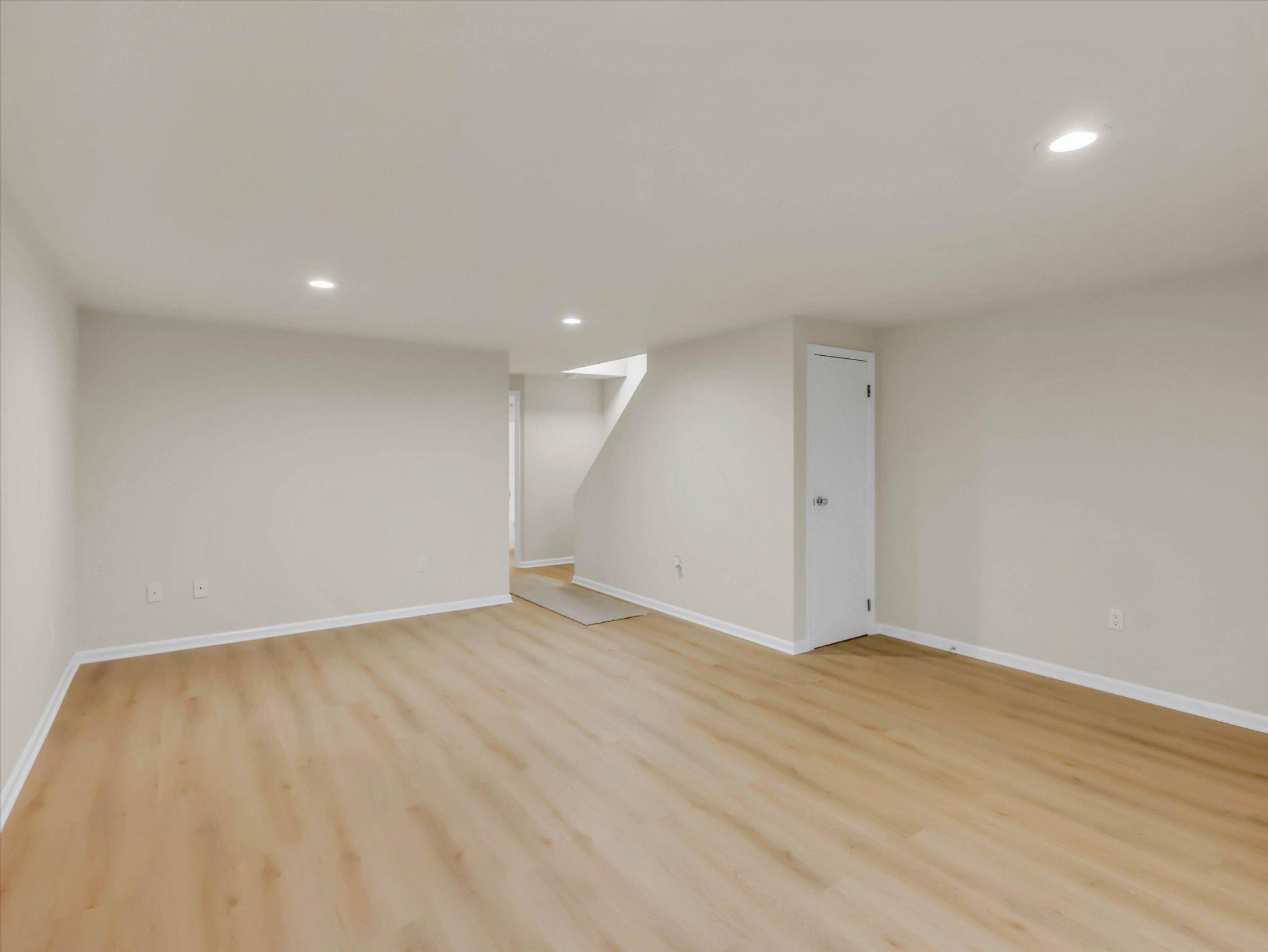 WINDSOR  MILL - Residential