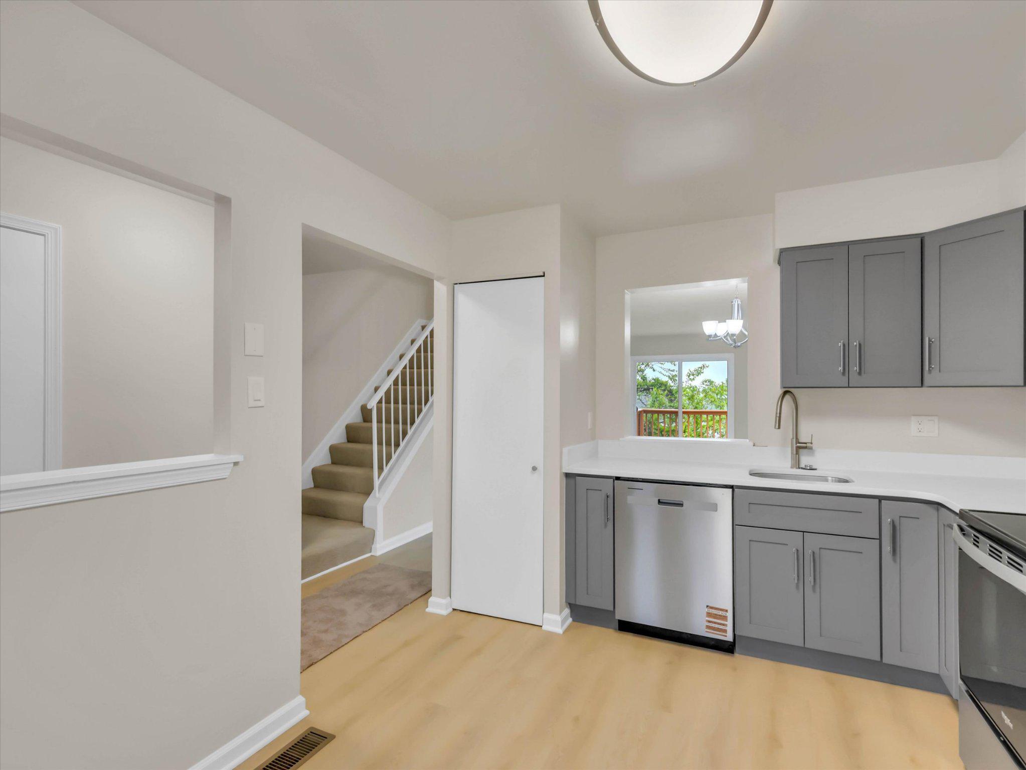 WINDSOR  MILL - Residential