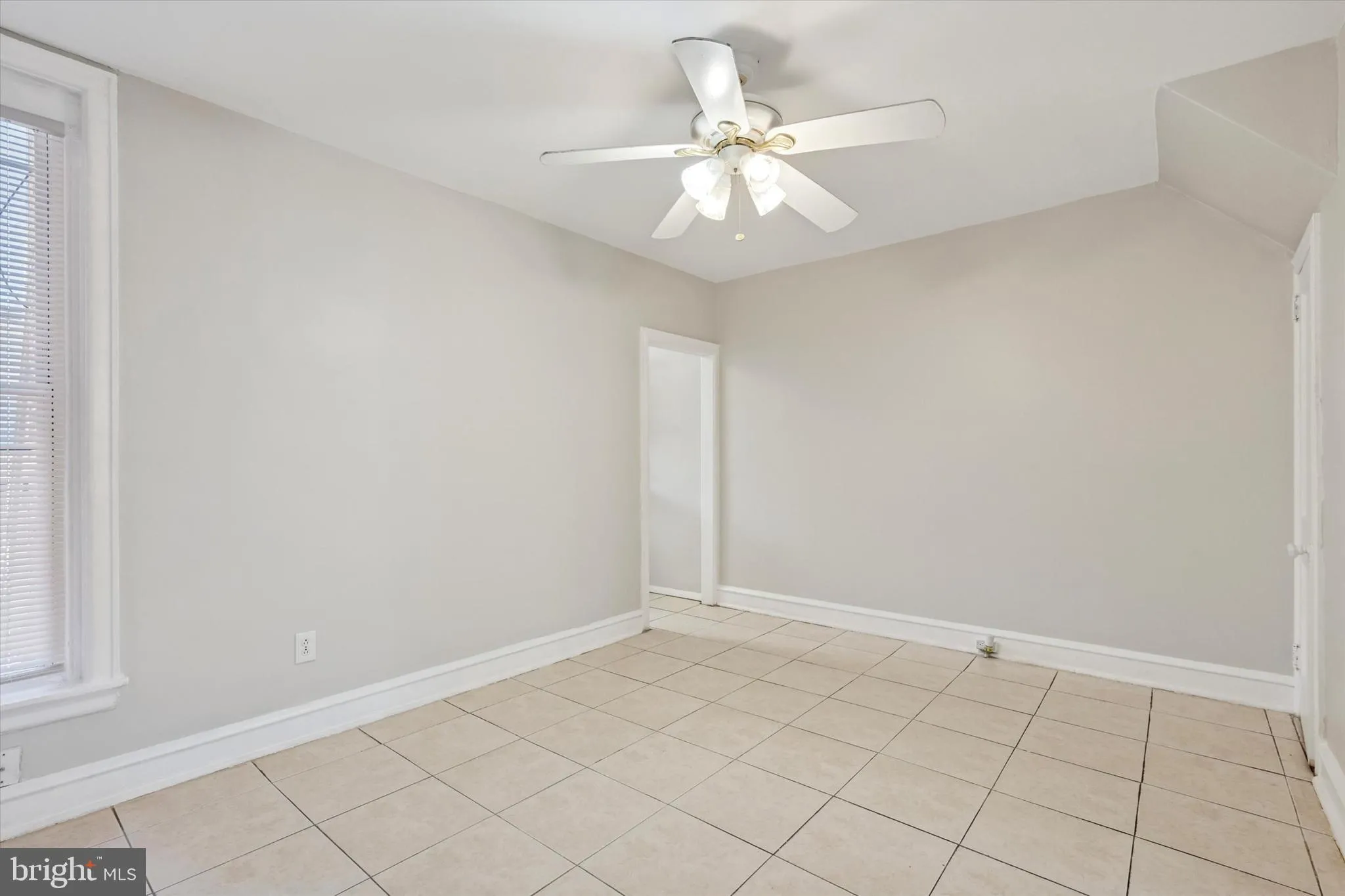 Philadelphia, Pennsylvania 19120, United States, 3 Bedrooms Bedrooms, ,2 BathroomsBathrooms,Residential,Active,90633