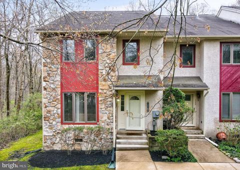 Townhouse For Sale - 330 Westbriar Drive<br/> MEDIA, PA 19063