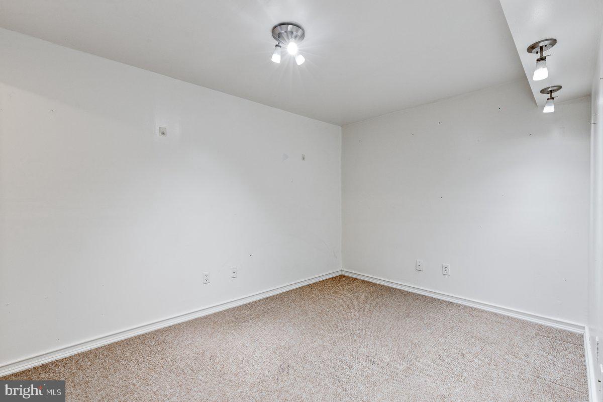 DALE CITY ADDITION - Residential Lease