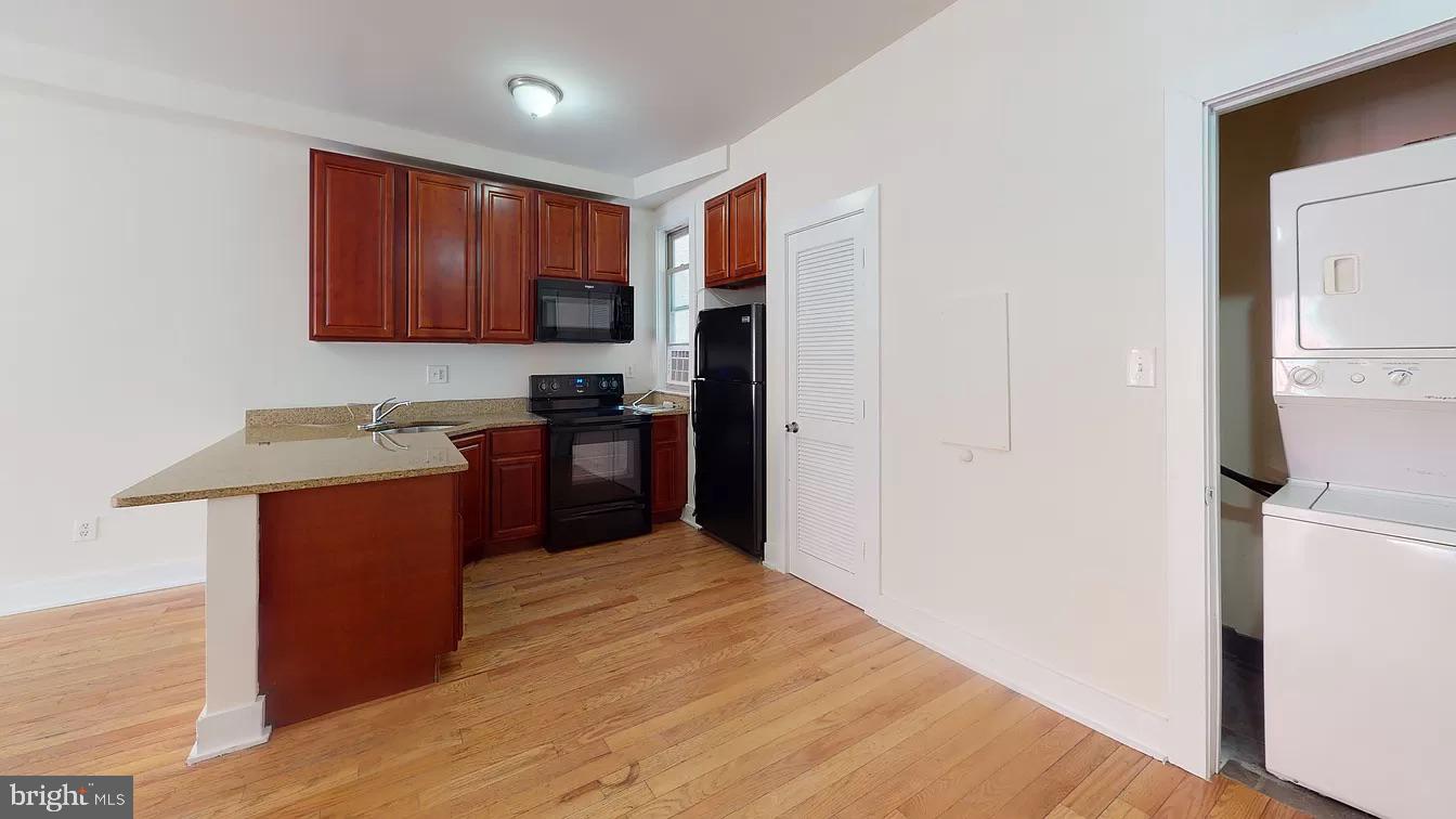 TEMPLE UNIVERSITY - Residential Lease