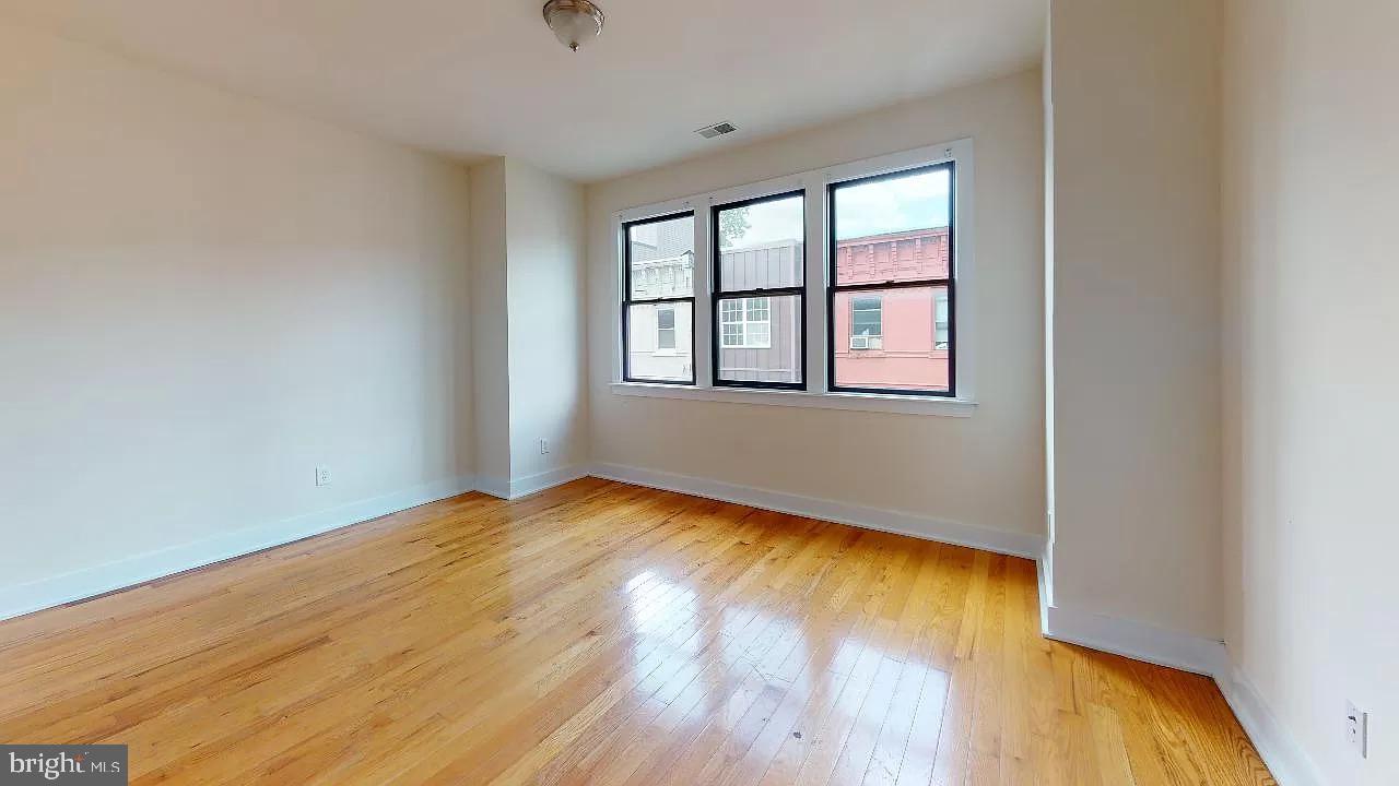 TEMPLE UNIVERSITY - Residential Lease