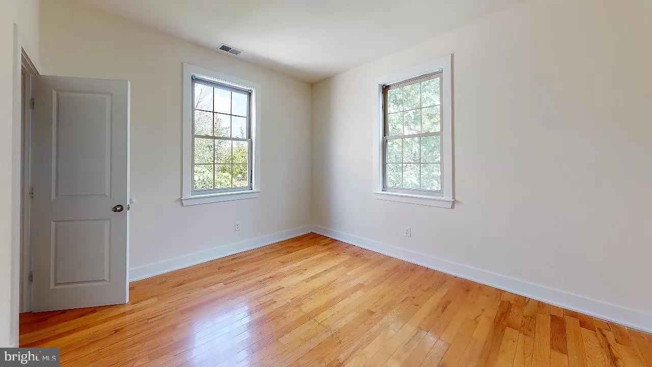 TEMPLE UNIVERSITY - Residential Lease