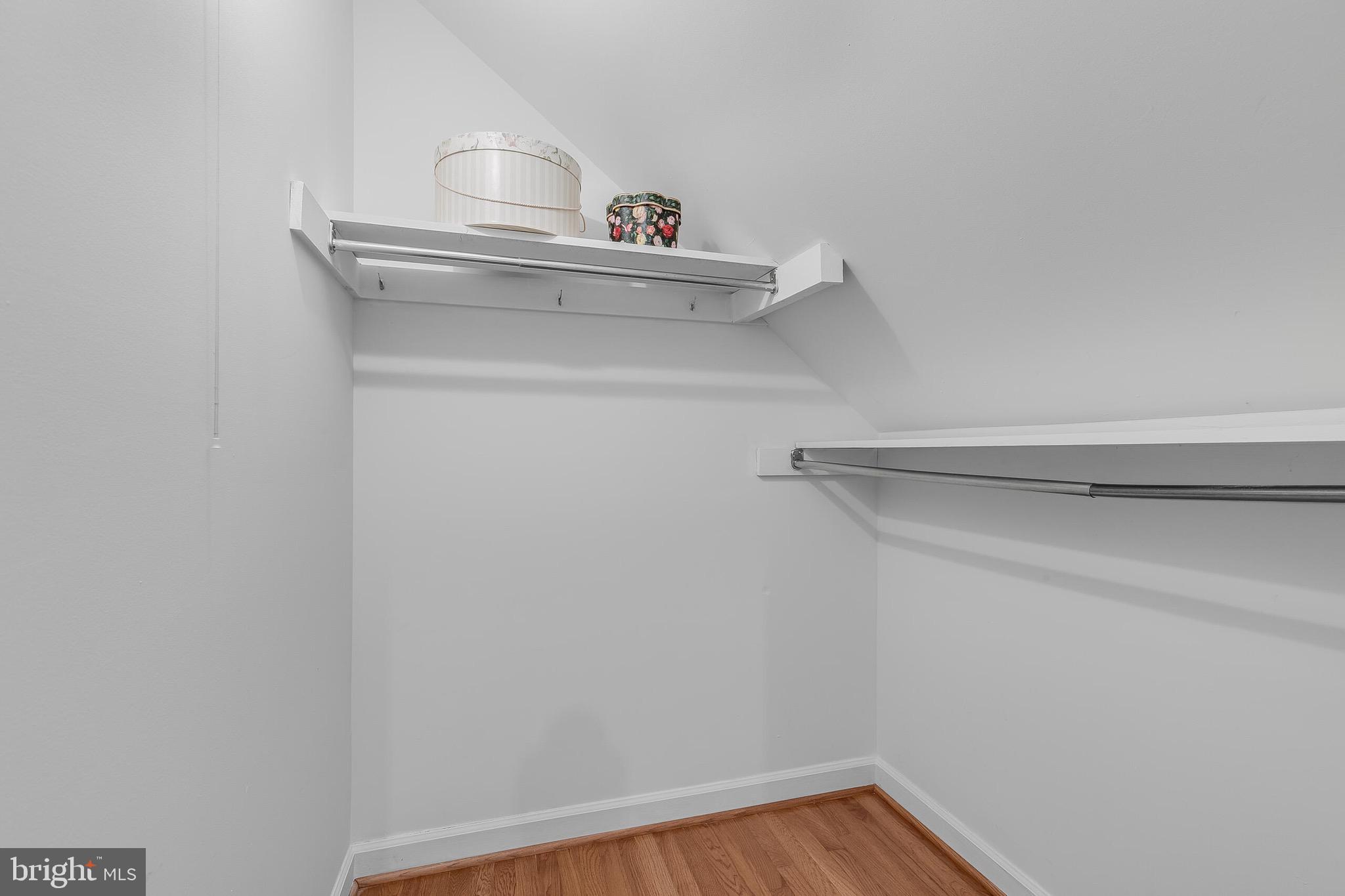 HAMPTON HILLS - Residential