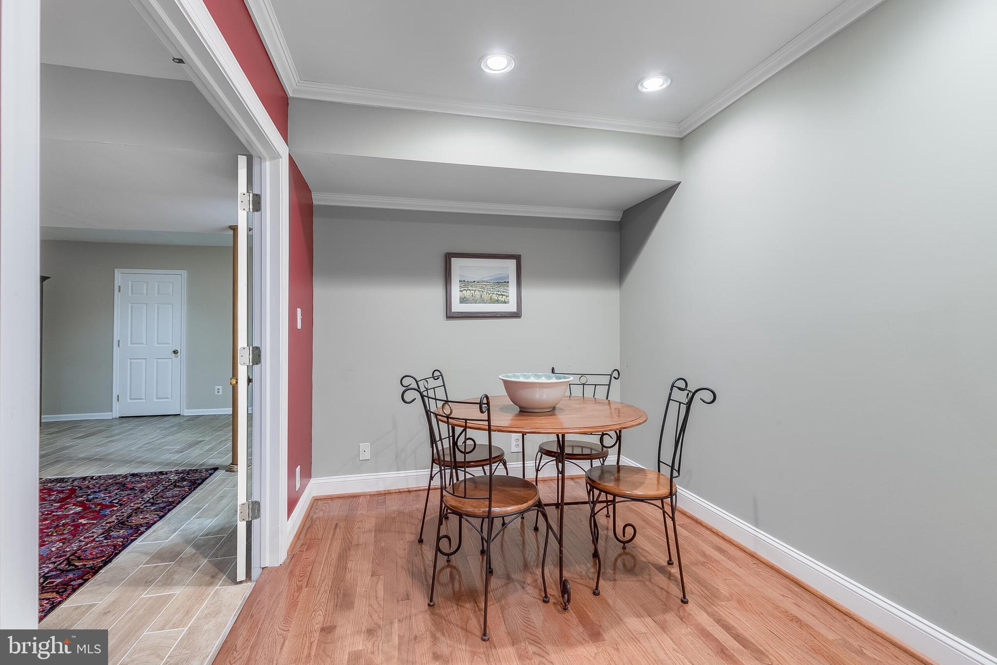 HAMPTON HILLS - Residential