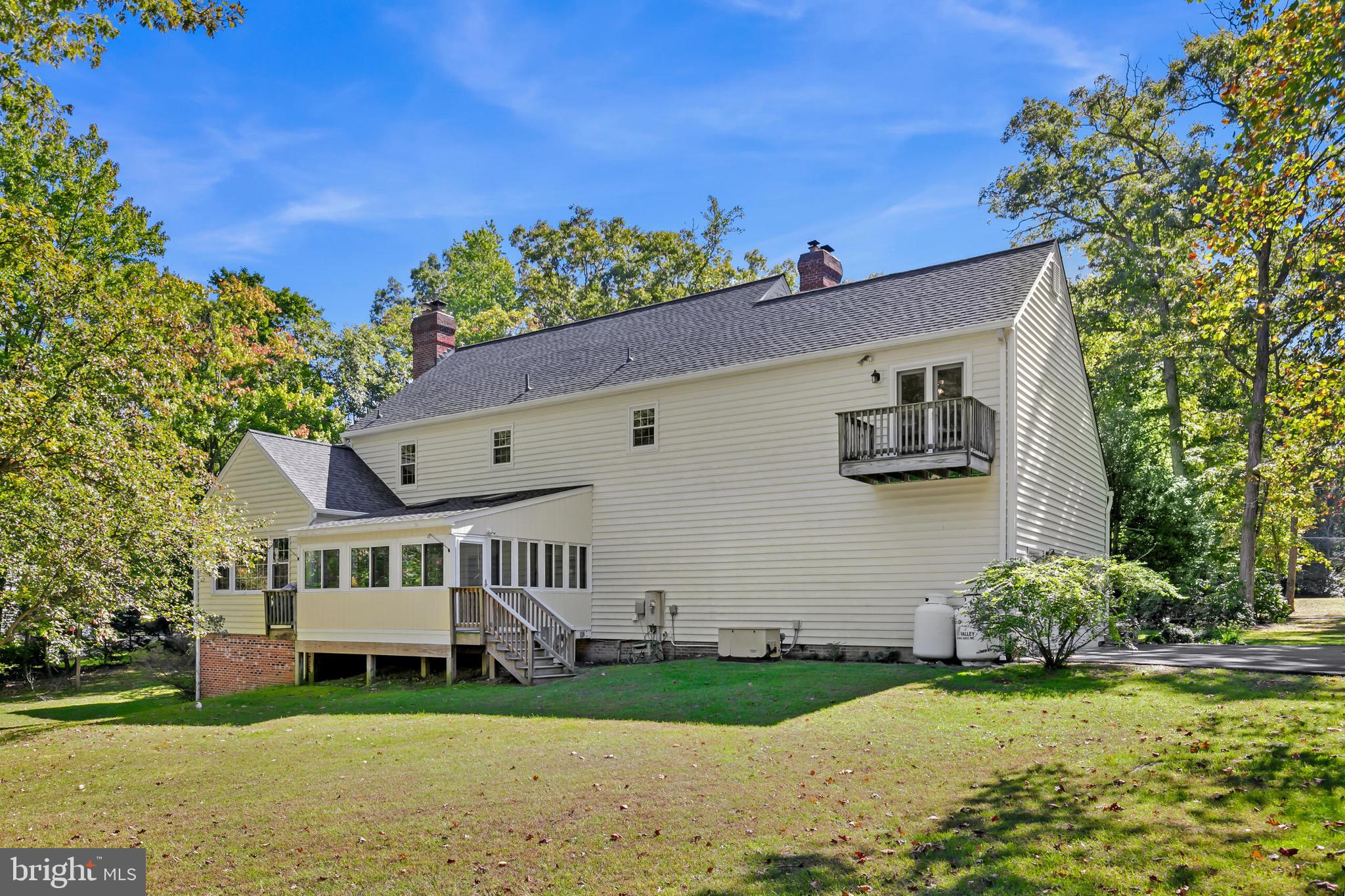 HAMPTON HILLS - Residential