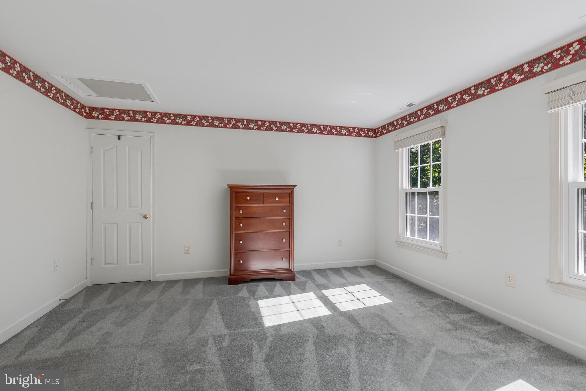 HAMPTON HILLS - Residential