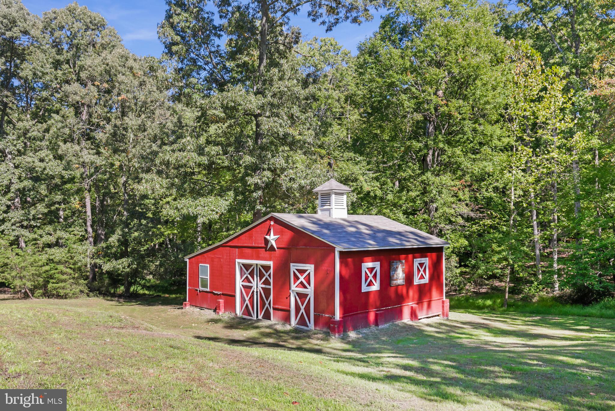 HAMPTON HILLS - Residential