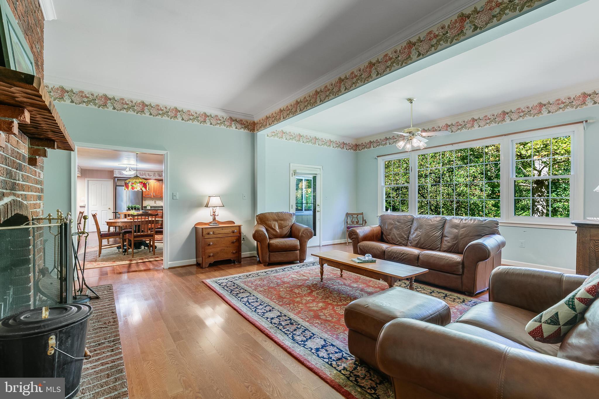 HAMPTON HILLS - Residential