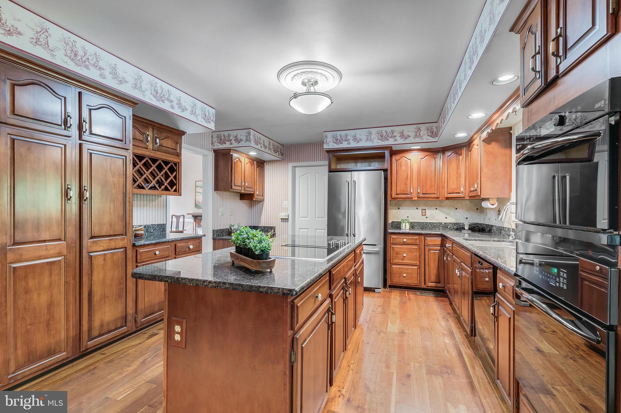 HAMPTON HILLS - Residential